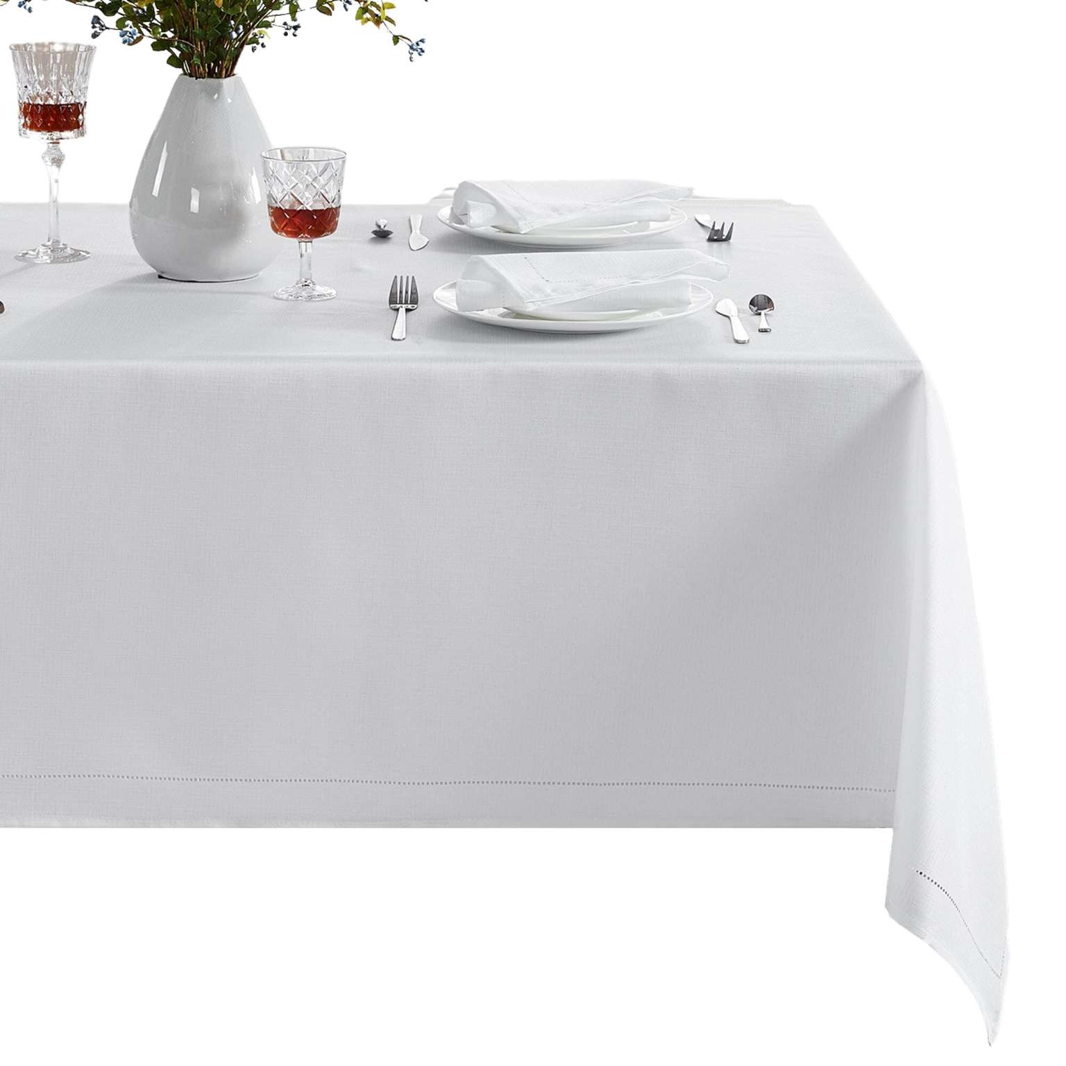 Alison Eyelet Tablecloth