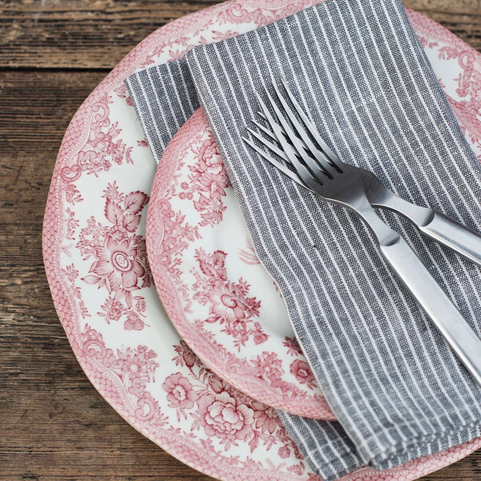 Napkin: Grey Thin White Stripe