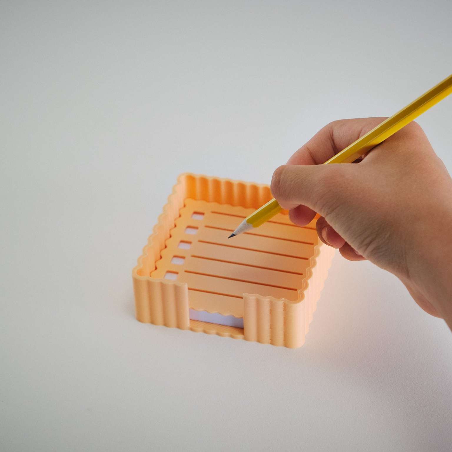Chloe Sticky Note Holder
