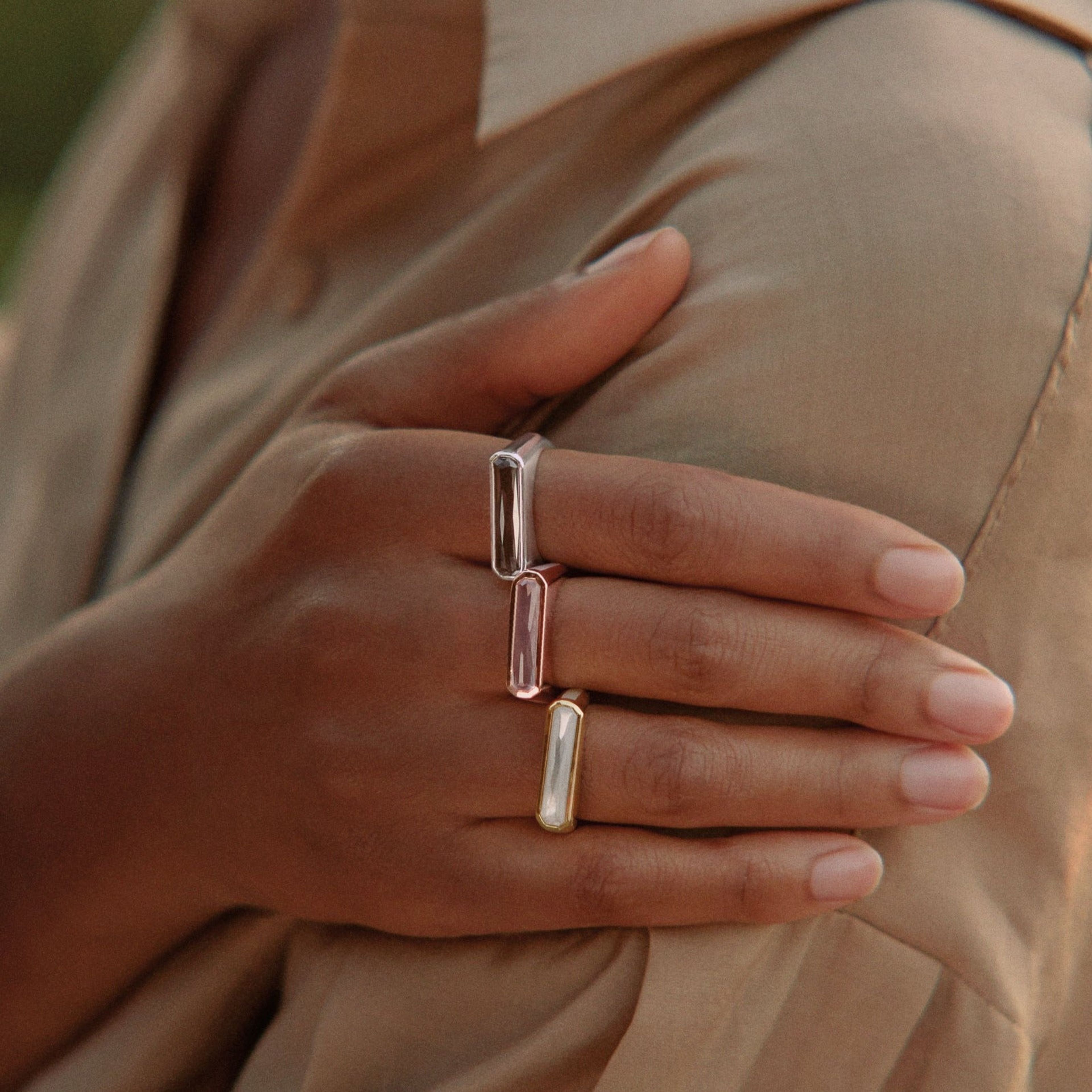 Excellence Side Band Ring with Smokey Quartz + Black Mother of Pearl in Rhodium