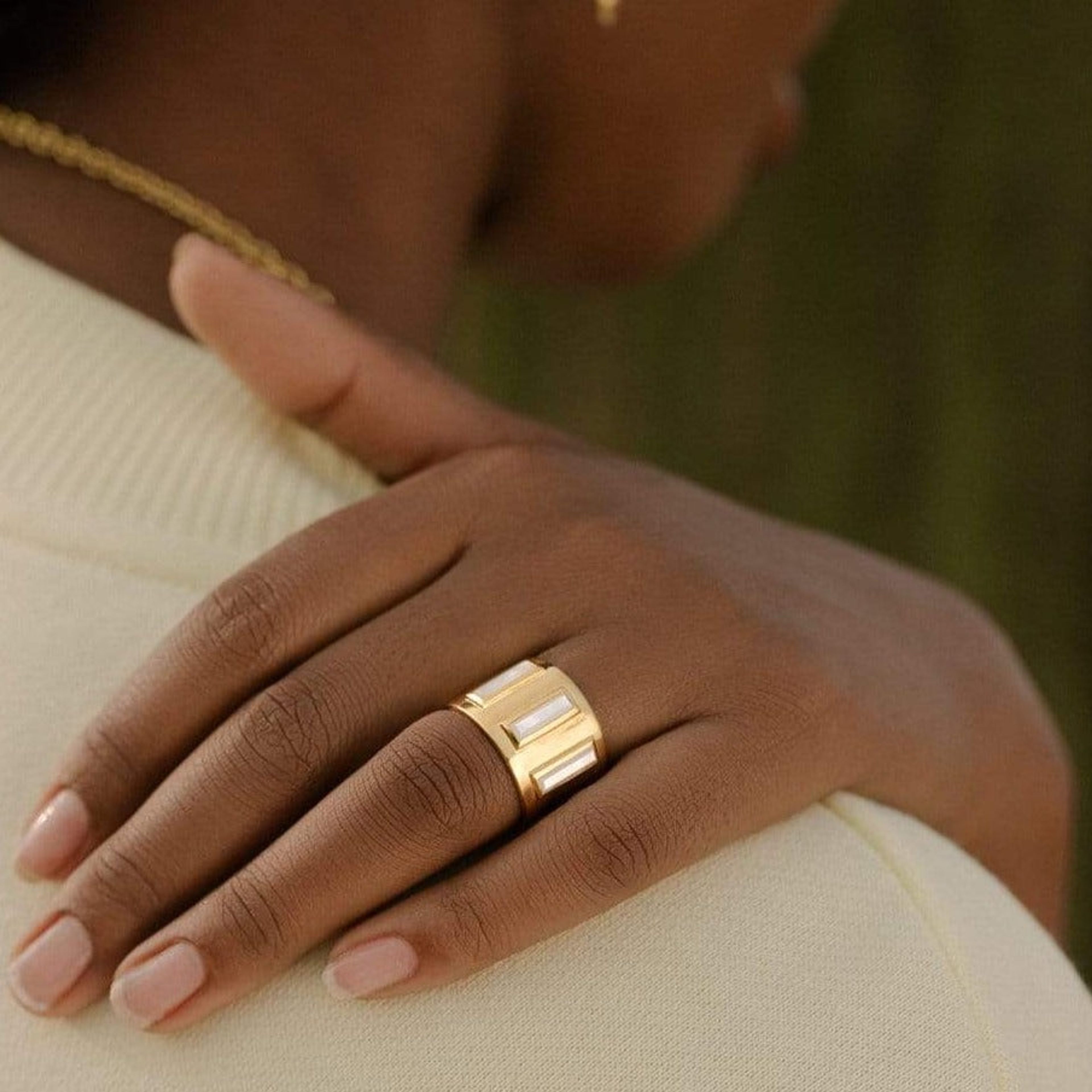 Gigi Banded Ring with Baguette Mother of Pearl in 14K Gold
