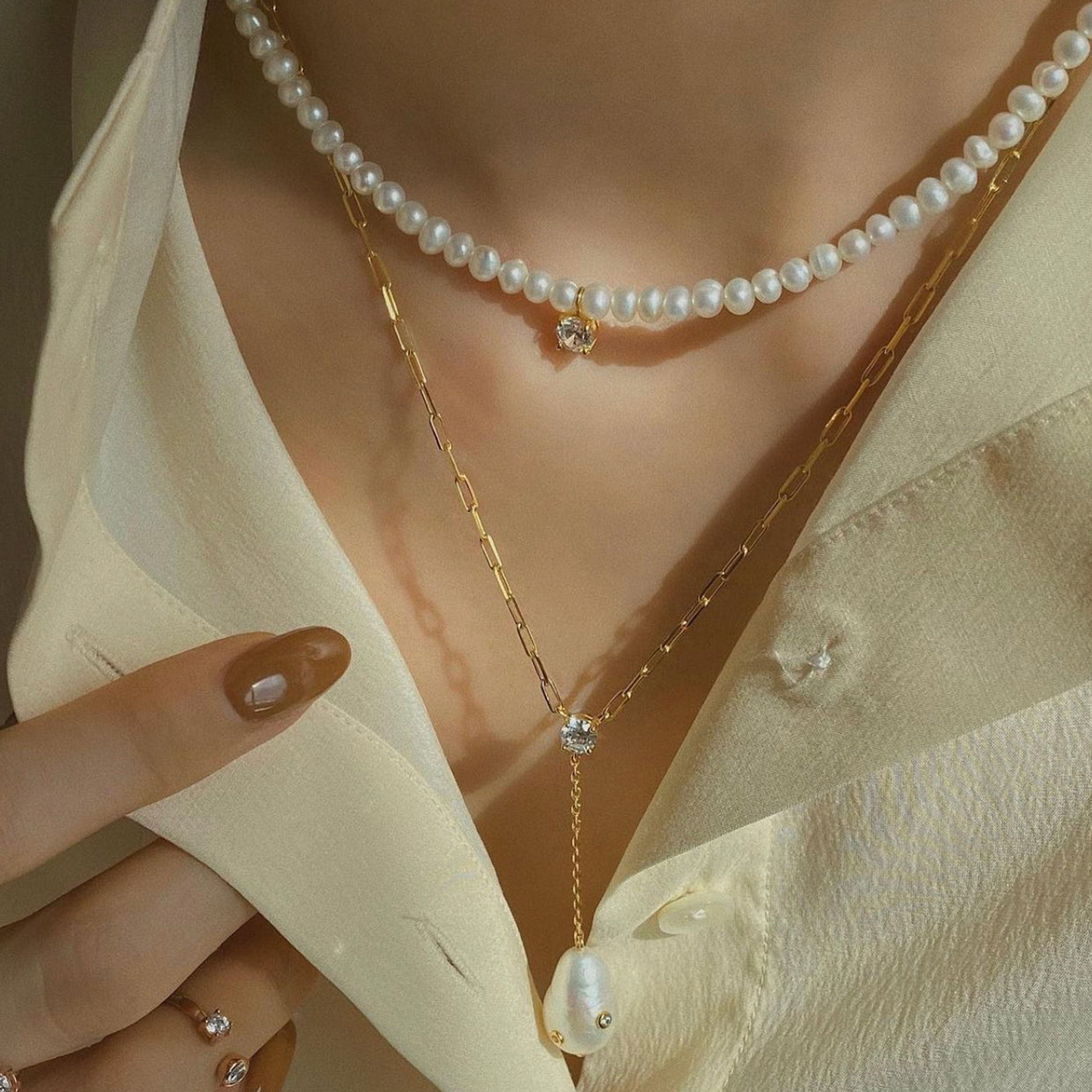 Dylan Baroque Pearl Y Chain Necklace