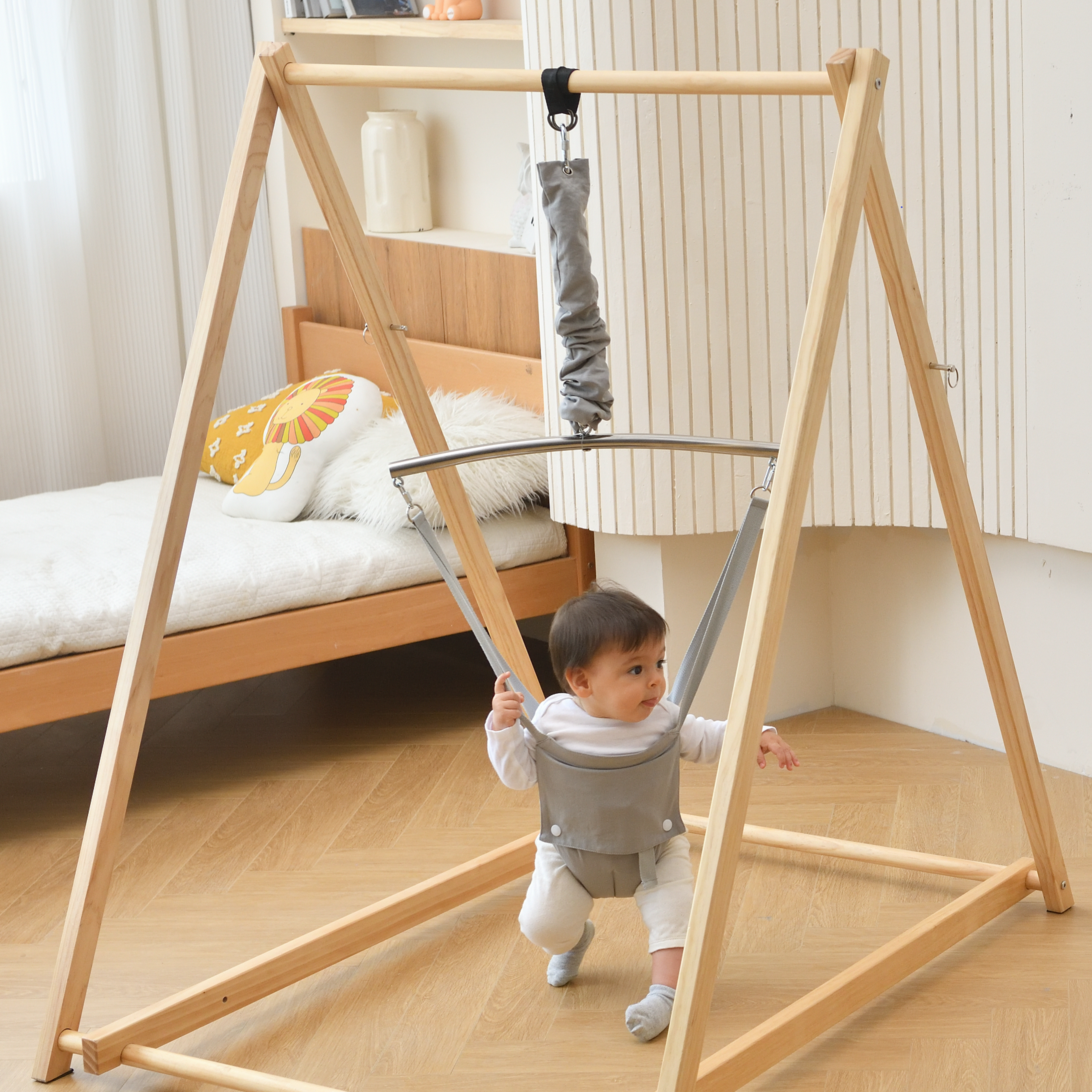 Tulip - Foldable Baby Bouncer with Harness