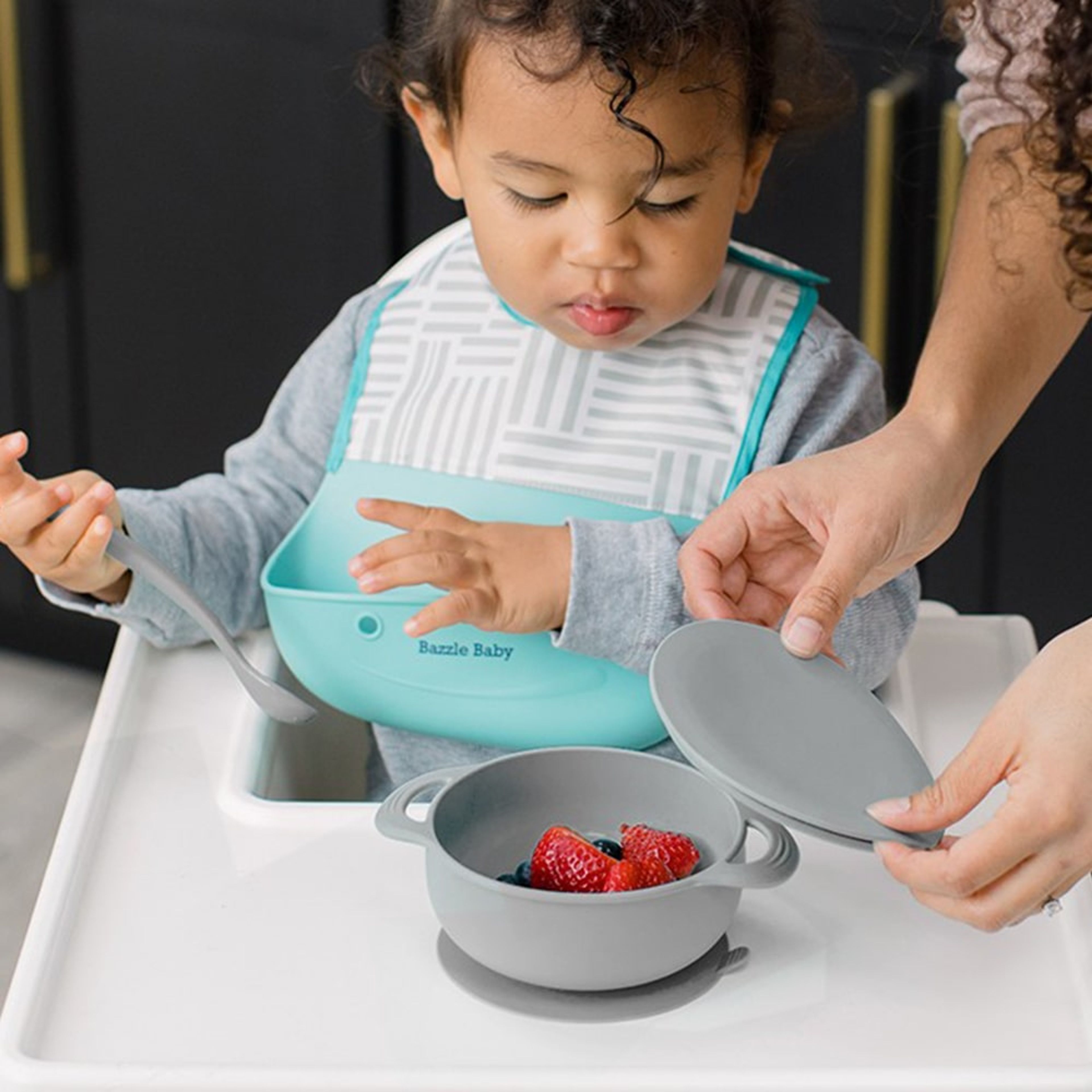 Foodie Suction Bowls with Lid + Spoon