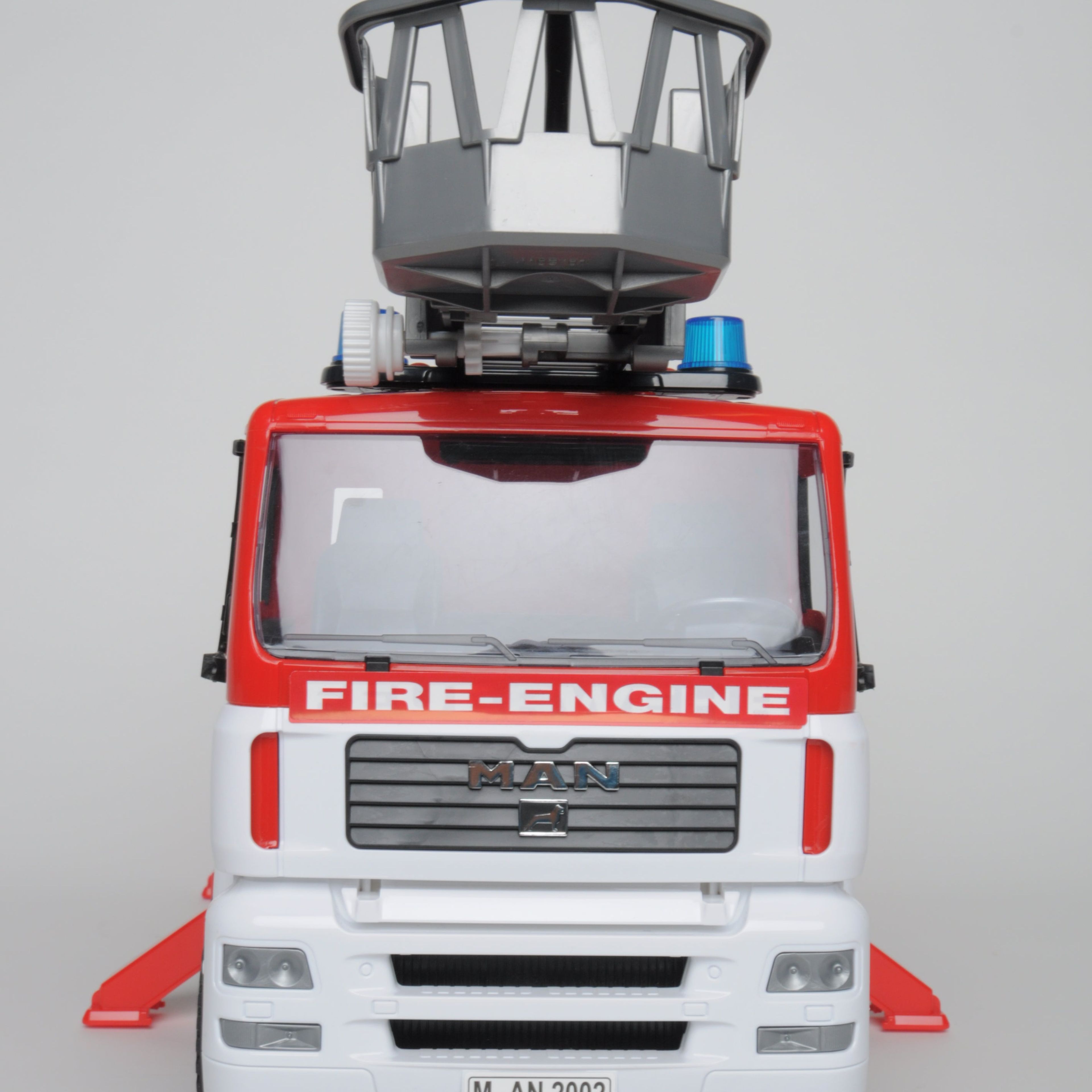 Bruder 02771 MAN Fire Engine w/ Water Pump and Light & Sound Module 20.12.8