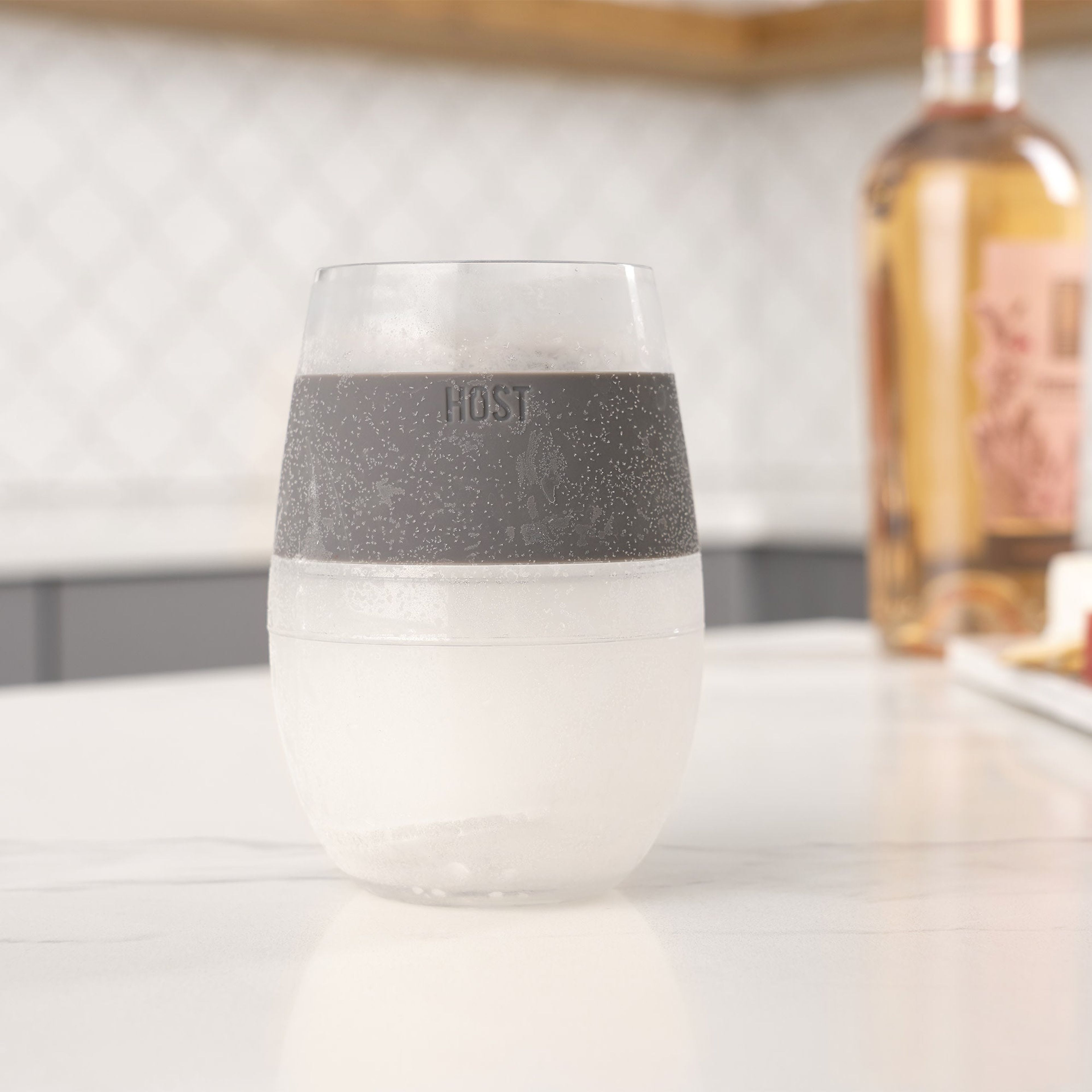 Wine FREEZE Cooling Cup in Grey