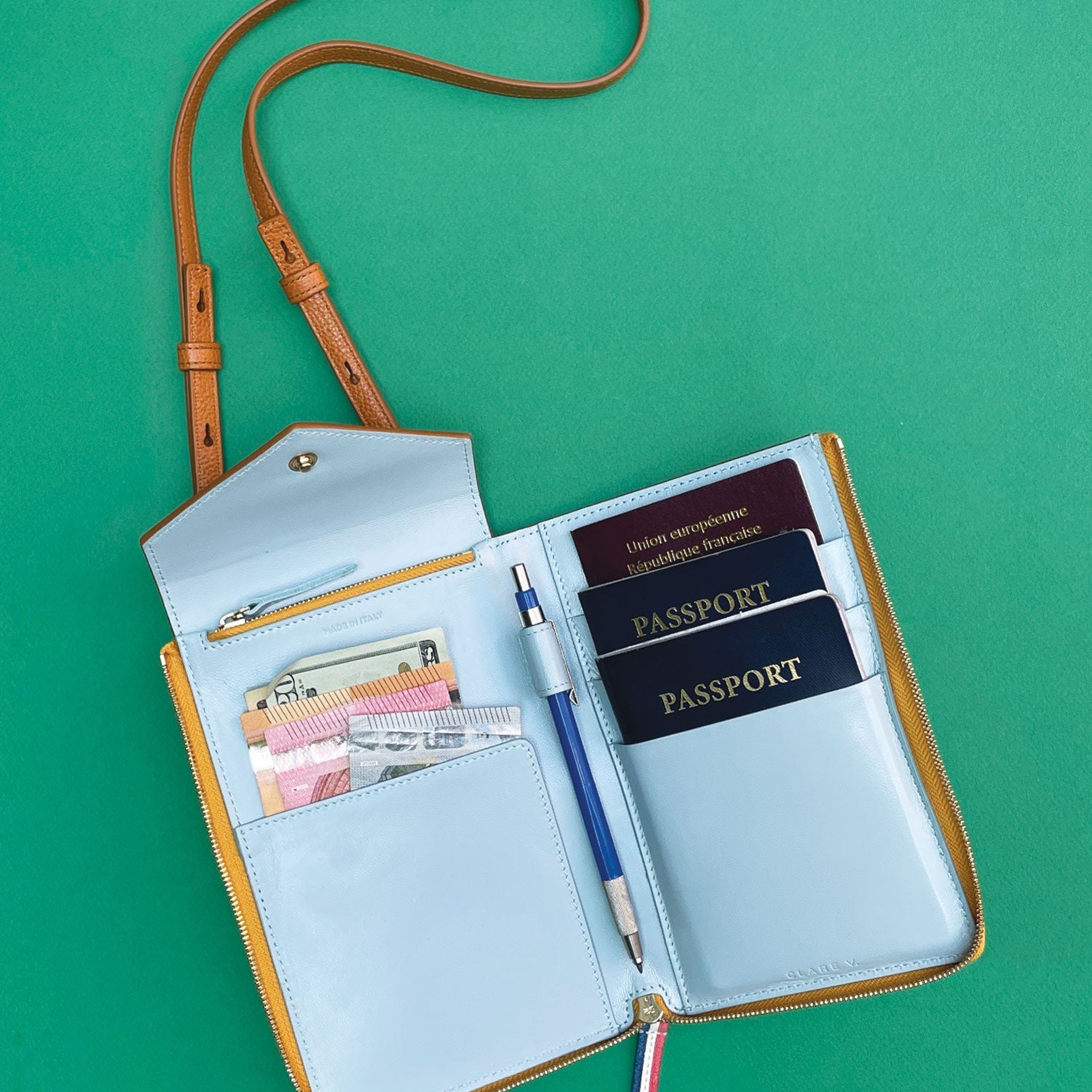 Jimmy Kimmel's “Airport Dad” Passport Case