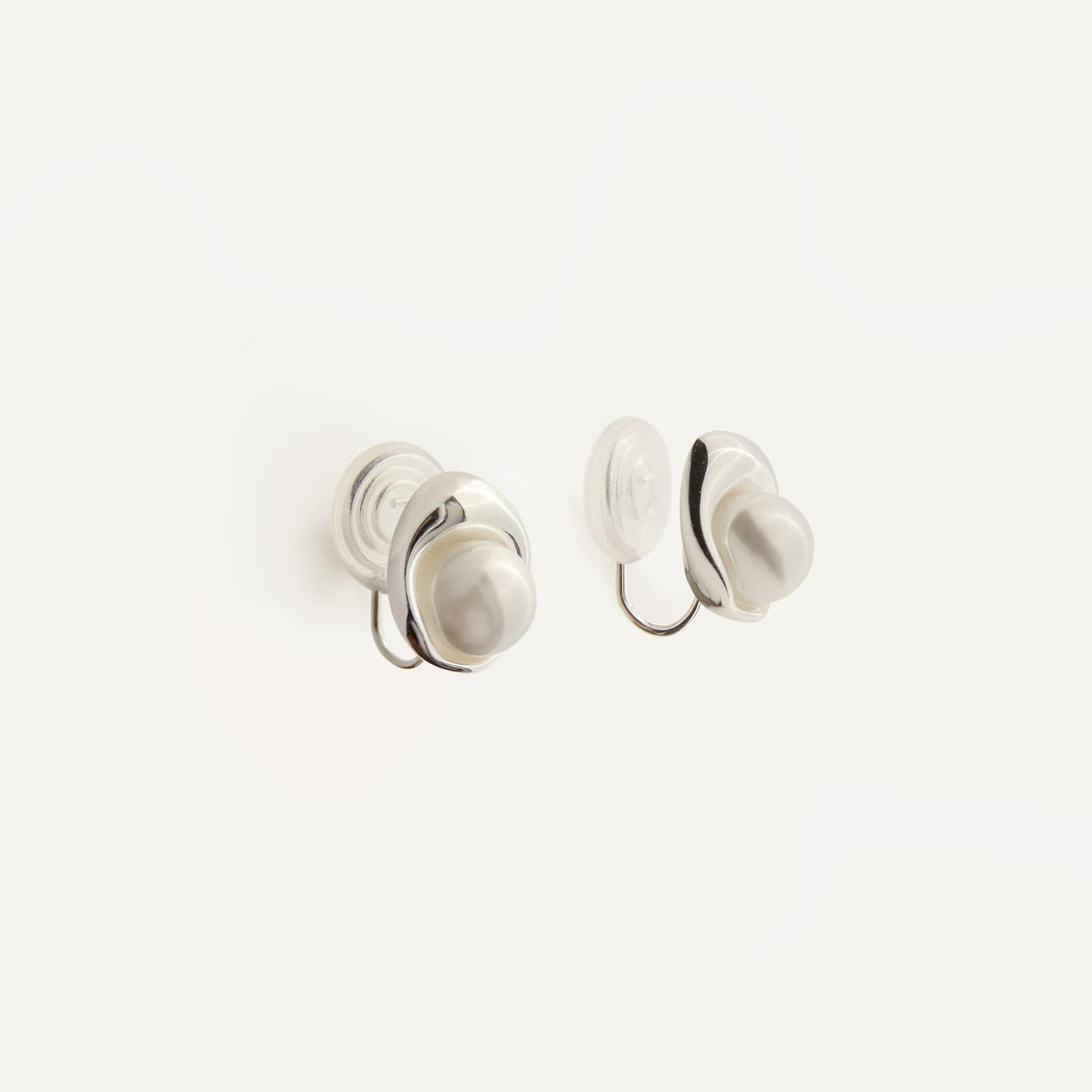 Moonlit Pearl Clip-on Earrings