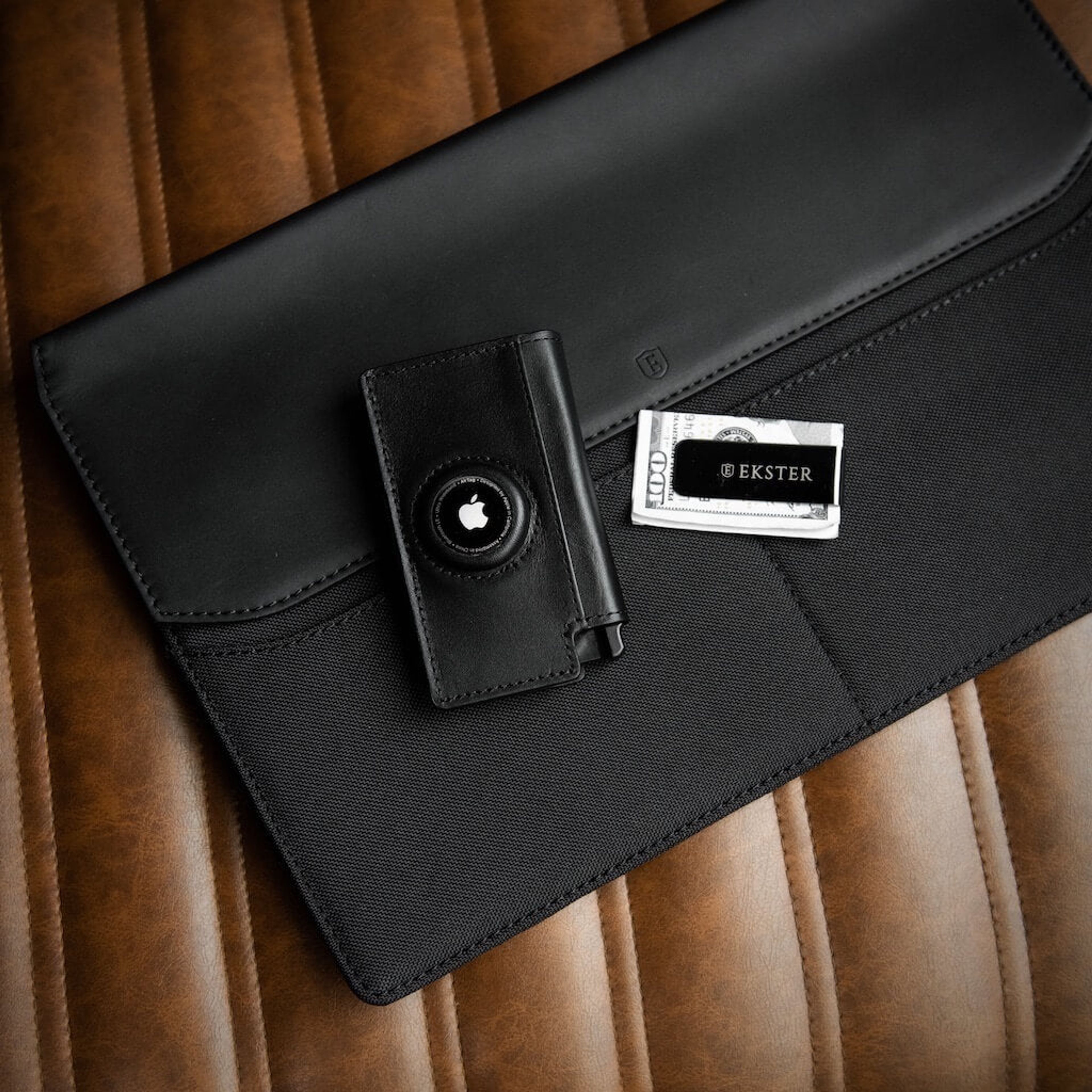 Wallet for AirTag