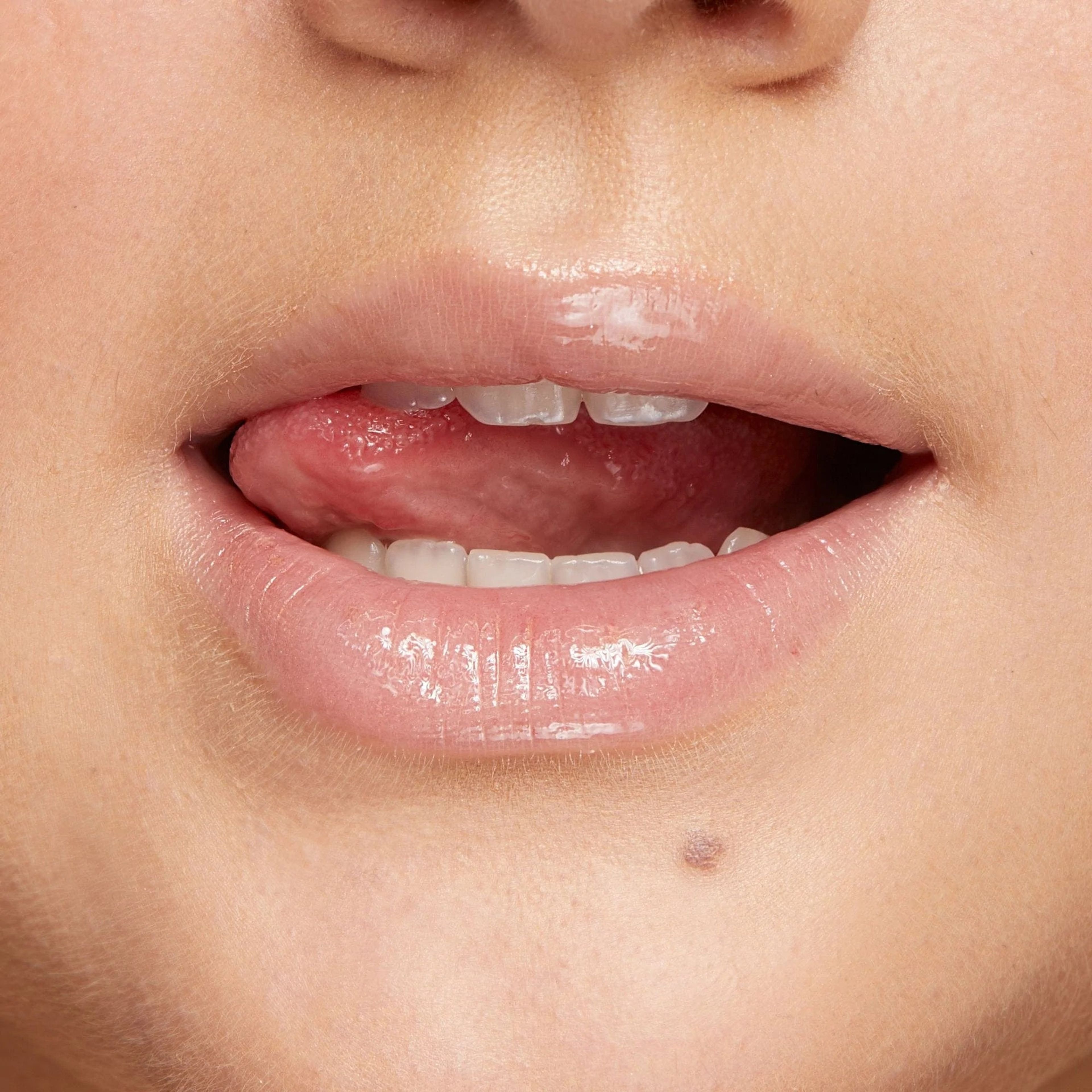 Moisturizing Lip Gloss in Crystal Clear