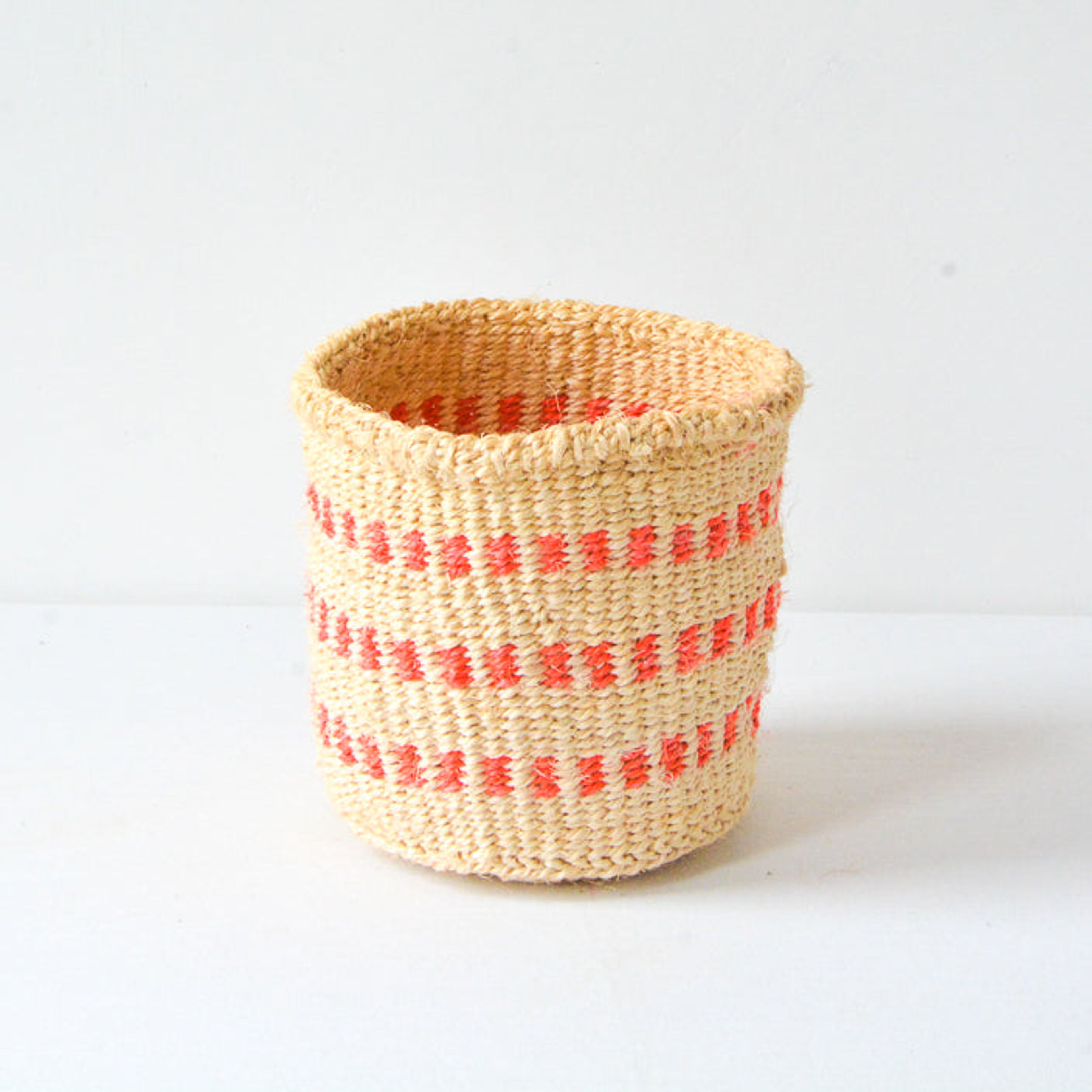XS . basket . sisal . practical weave . one-of-a-kind . O102