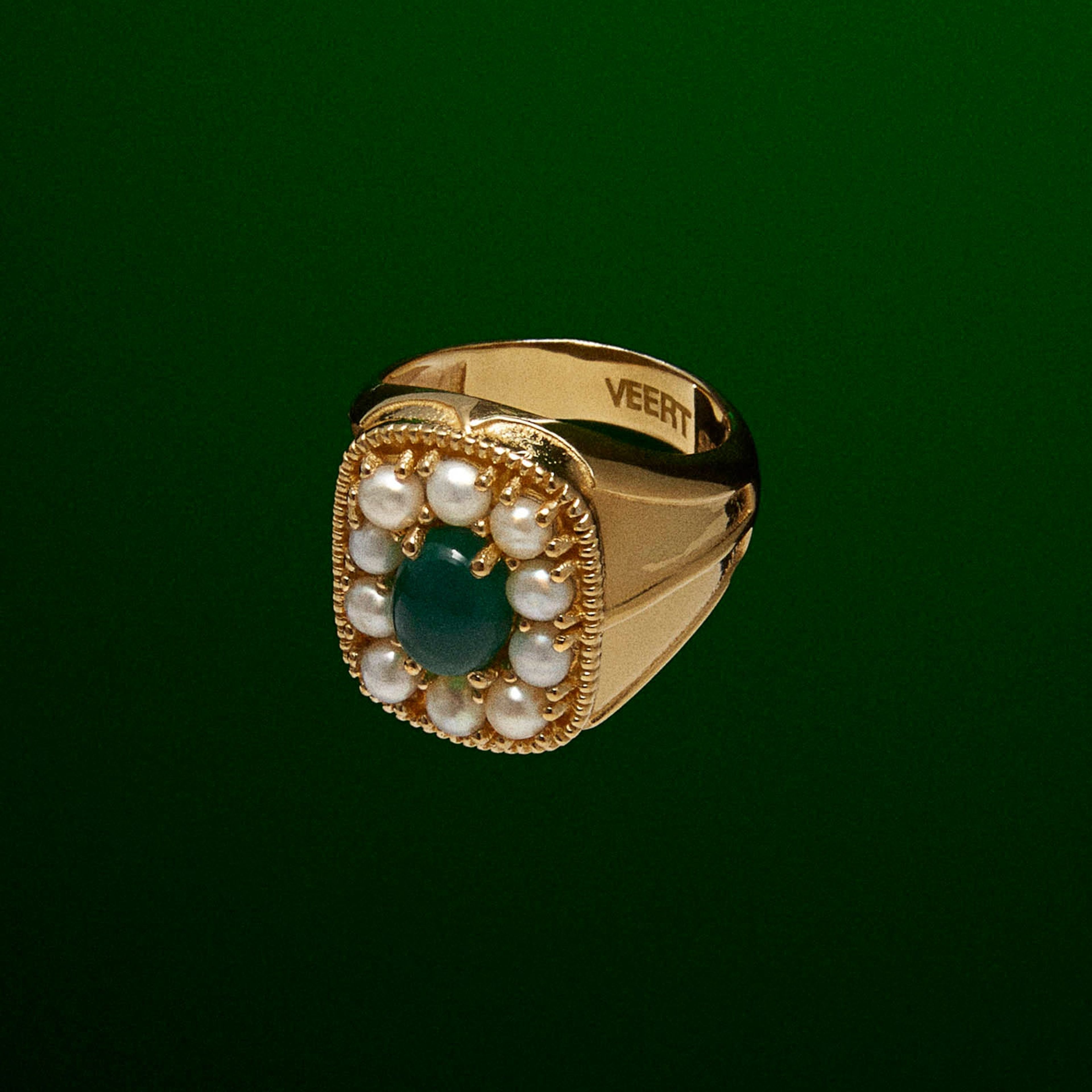 The Royal Signet Ring in Yellow Gold