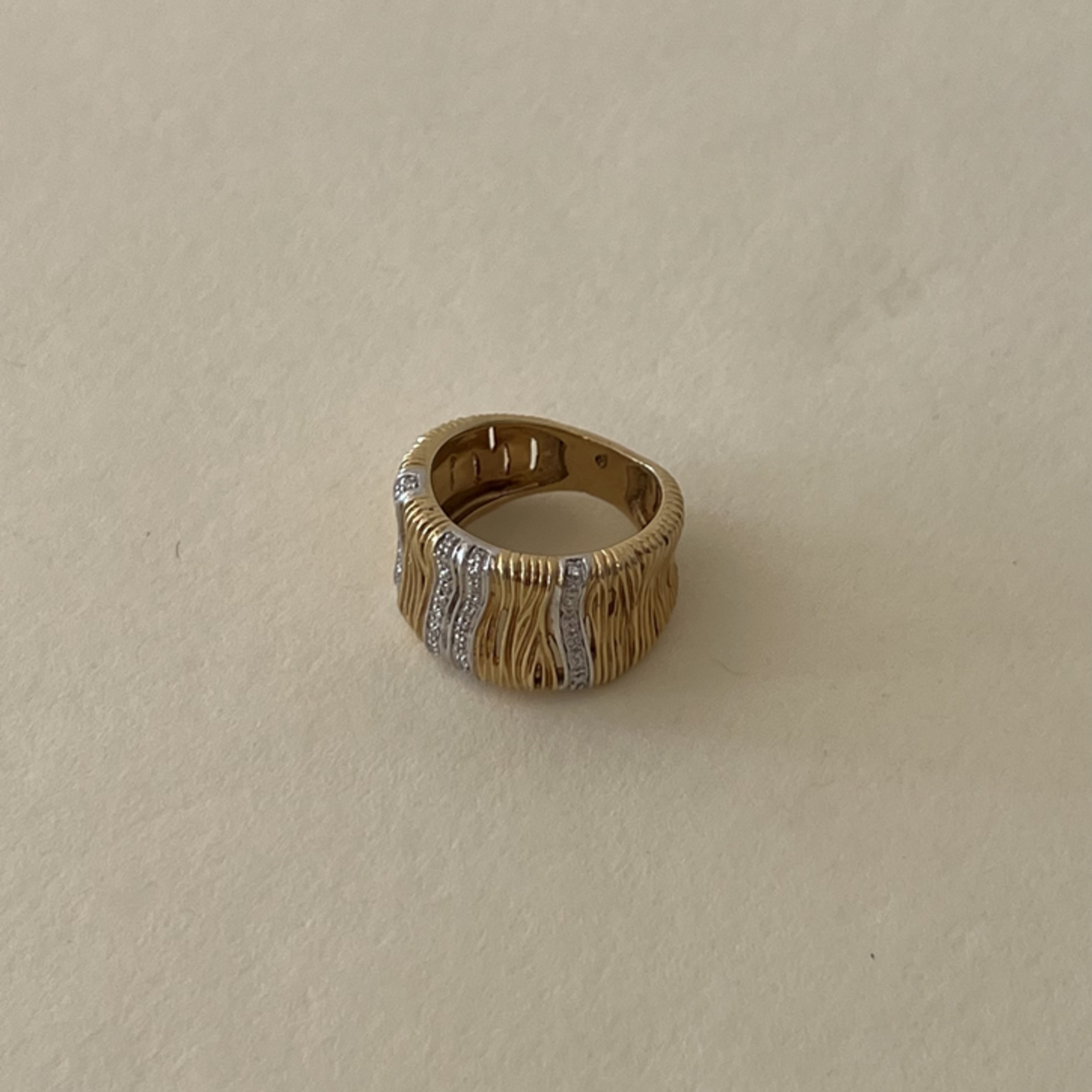 Vintage Diamond Two Tone Wave Ring