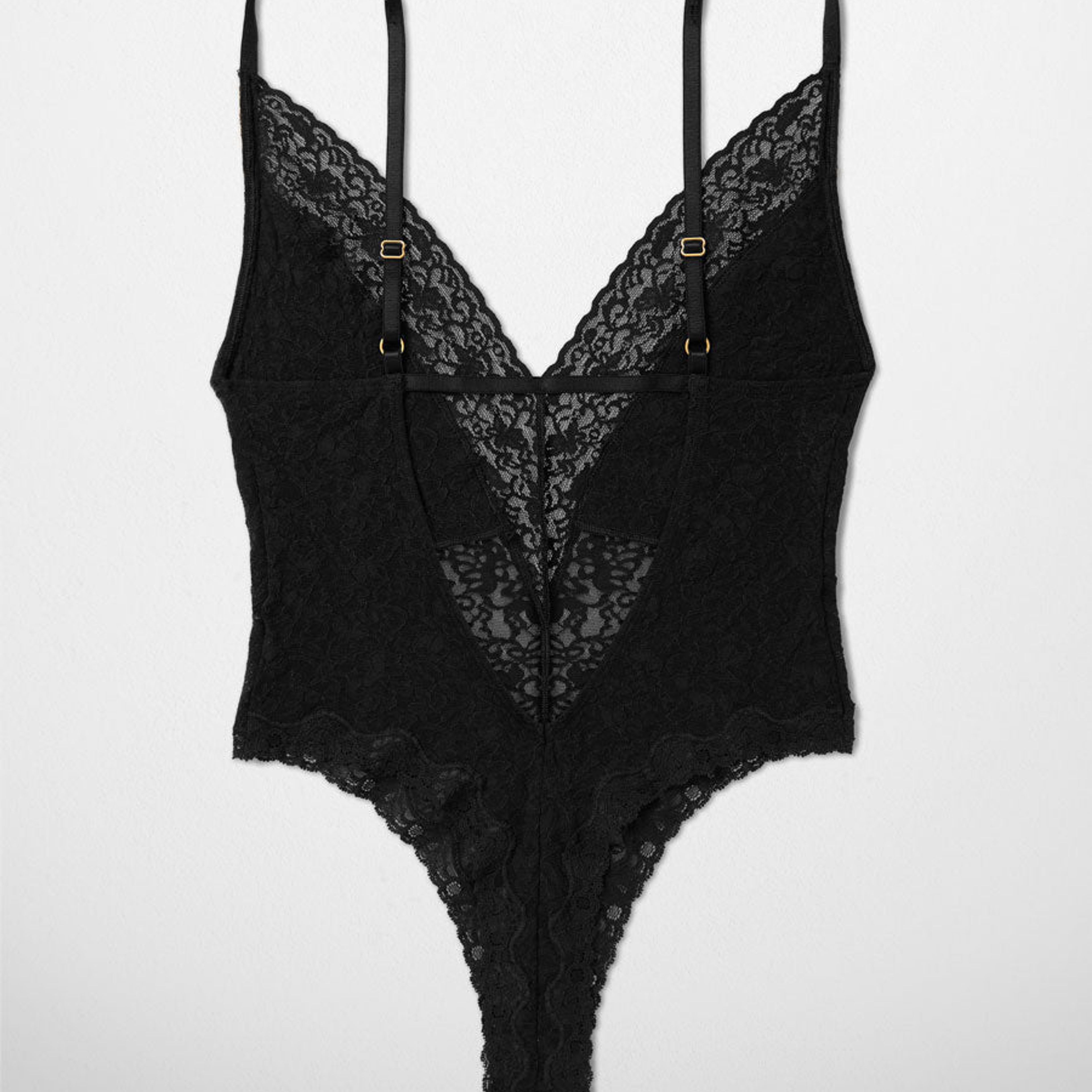NOIR Triangle Bra With Satin and Pendant