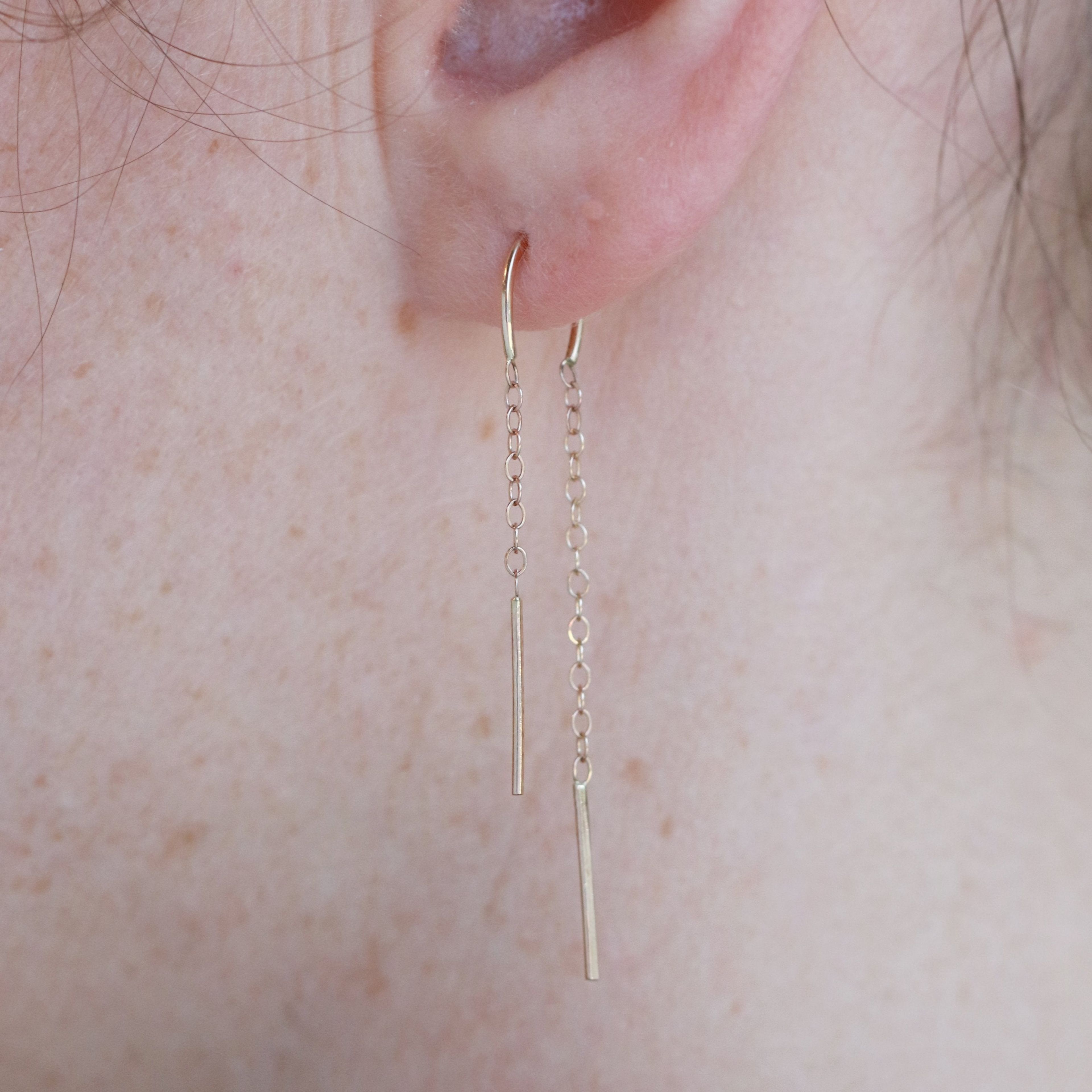 Horseshoe chain earrings