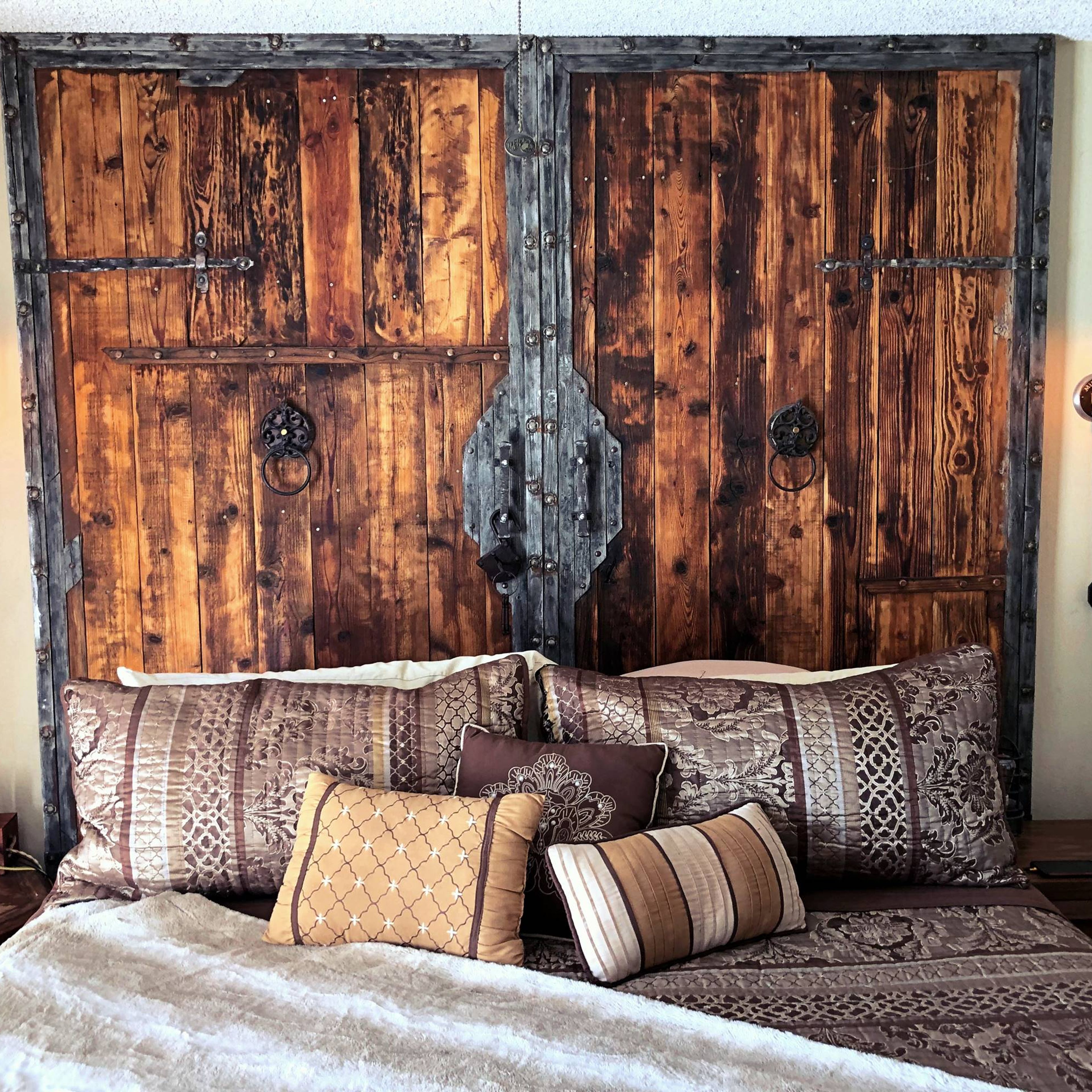 Rustic Wall Lantern Plug in with Dimmer - 'Merchant'