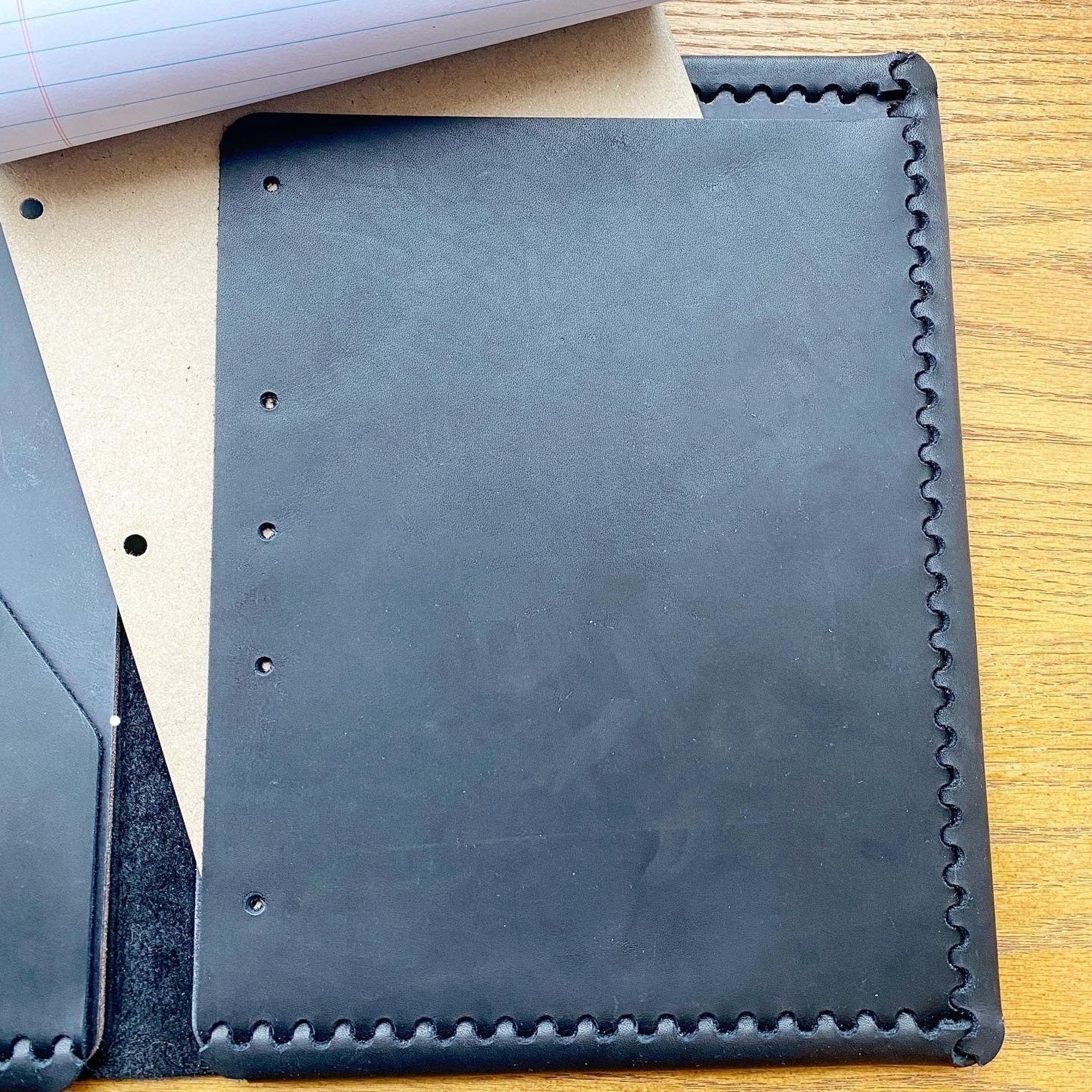 Executive Cut - Refillable Leather Folio