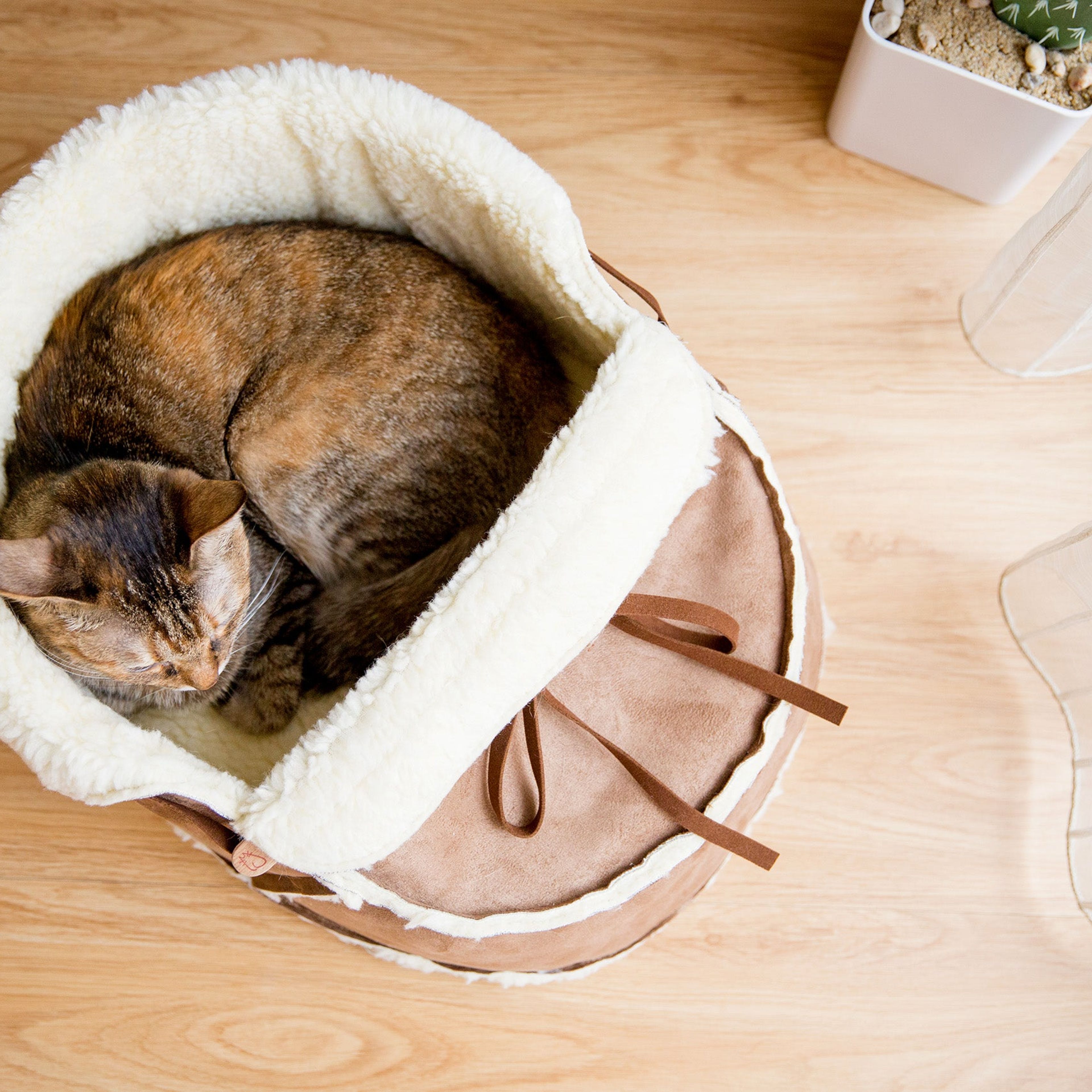 Sherpa Moccasin Cat Bed in Mocha Suede