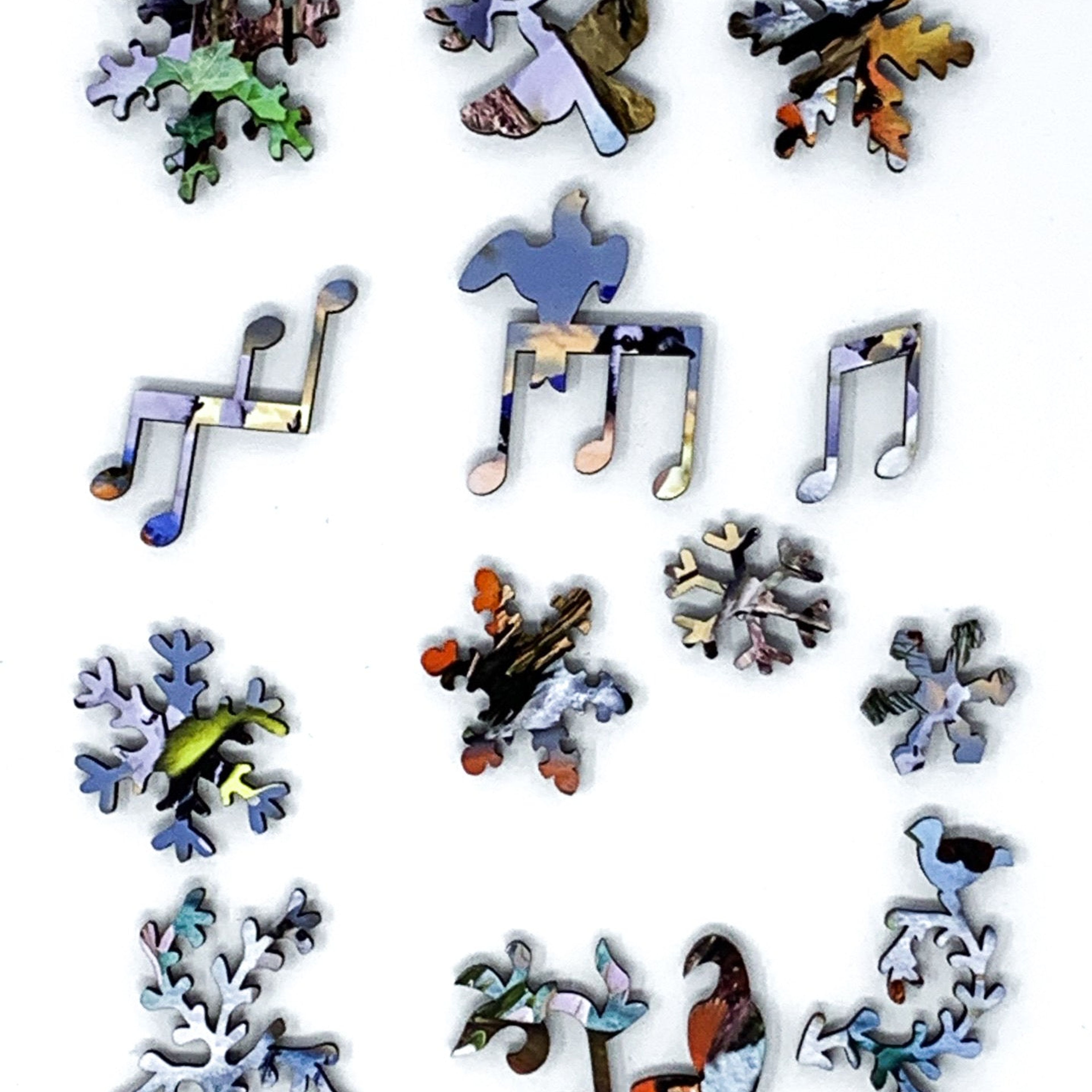 Winter Bird Gathering (125 Piece Wooden Jigsaw Puzzle)