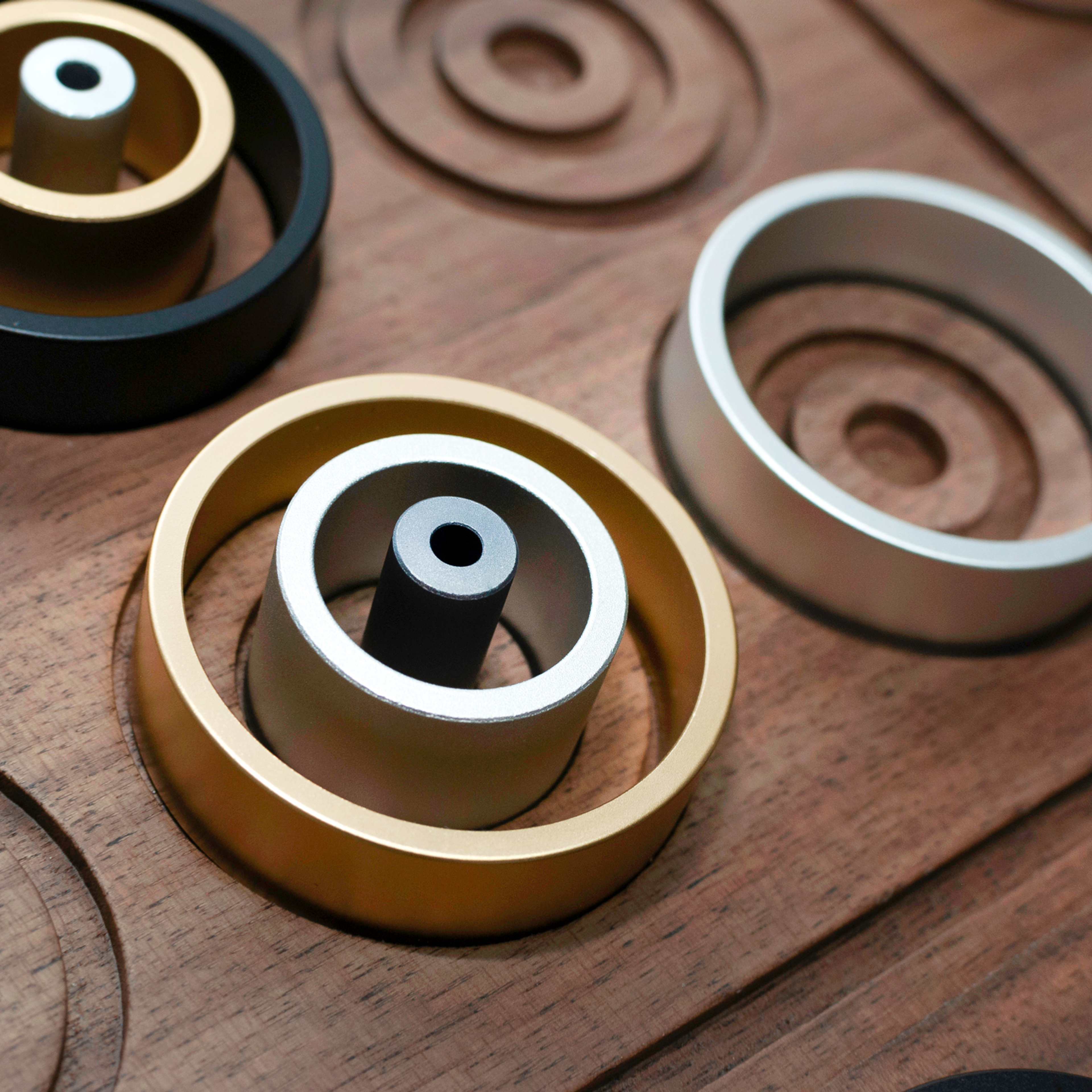 Otrio Inventor's Edition: Walnut (Luxe Aluminum Ring Set)