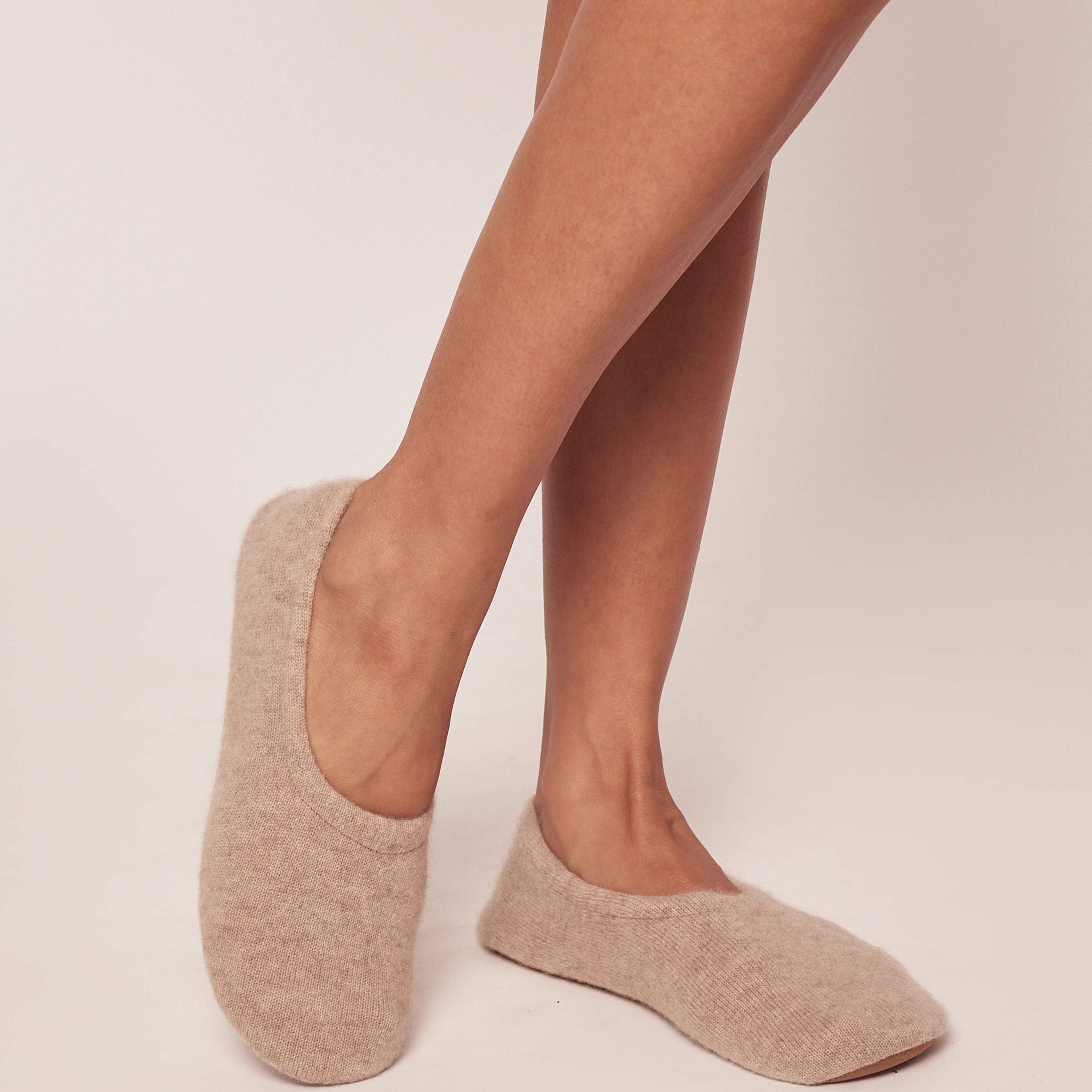 Women's Cashmere Slippers in Beige