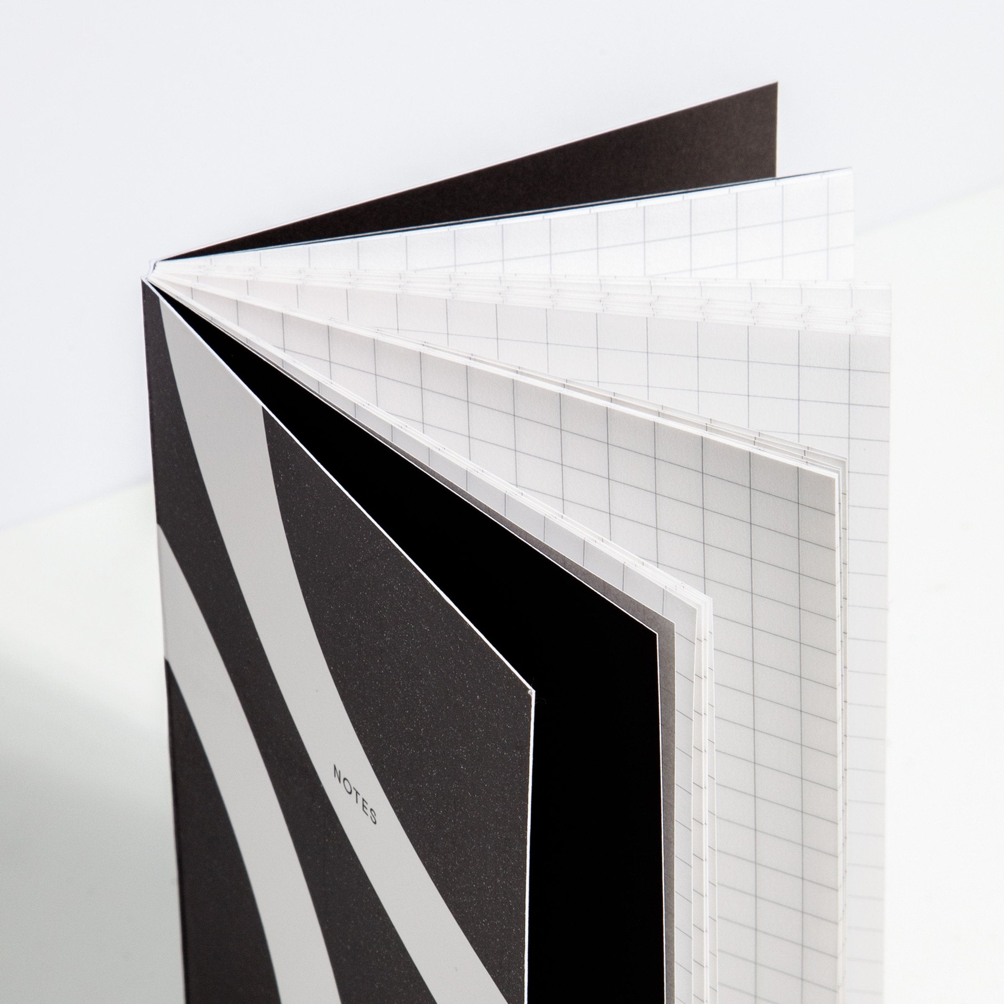 Folio Grid Notebook in Curves
