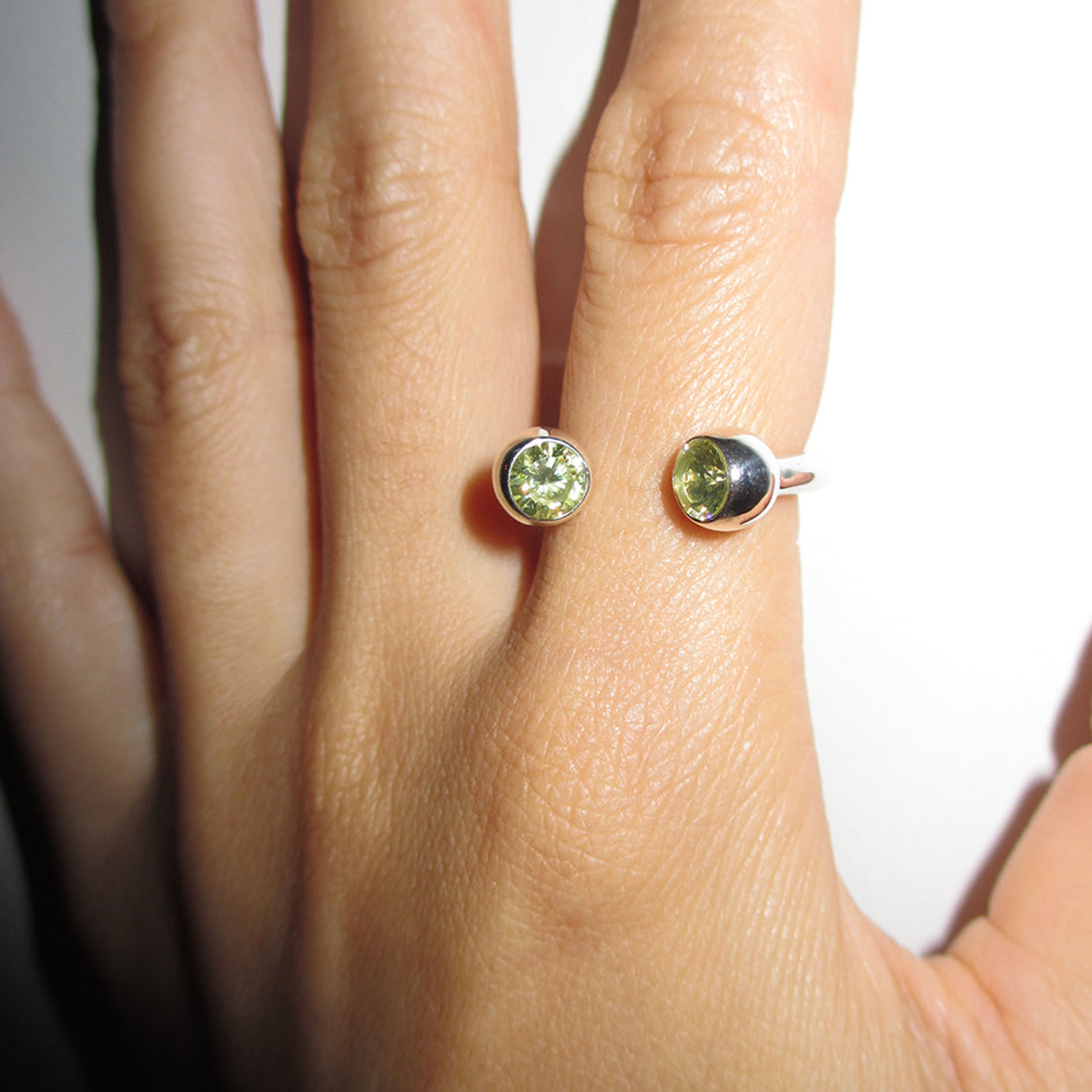 The Pierced Ring Apple Green