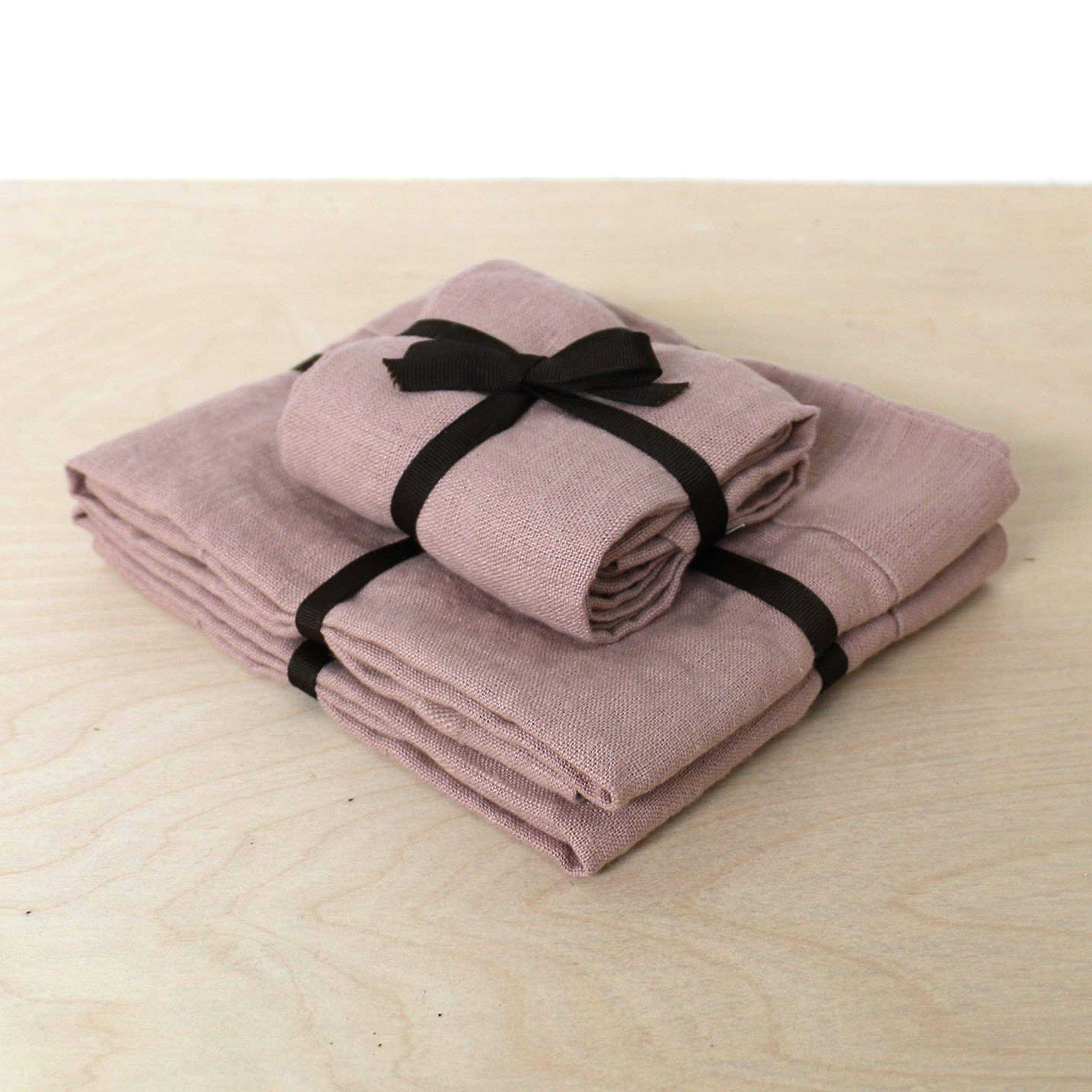 Orkney Linen Powder Room Set (2 Hand Towels, 3 Wash Cloths)