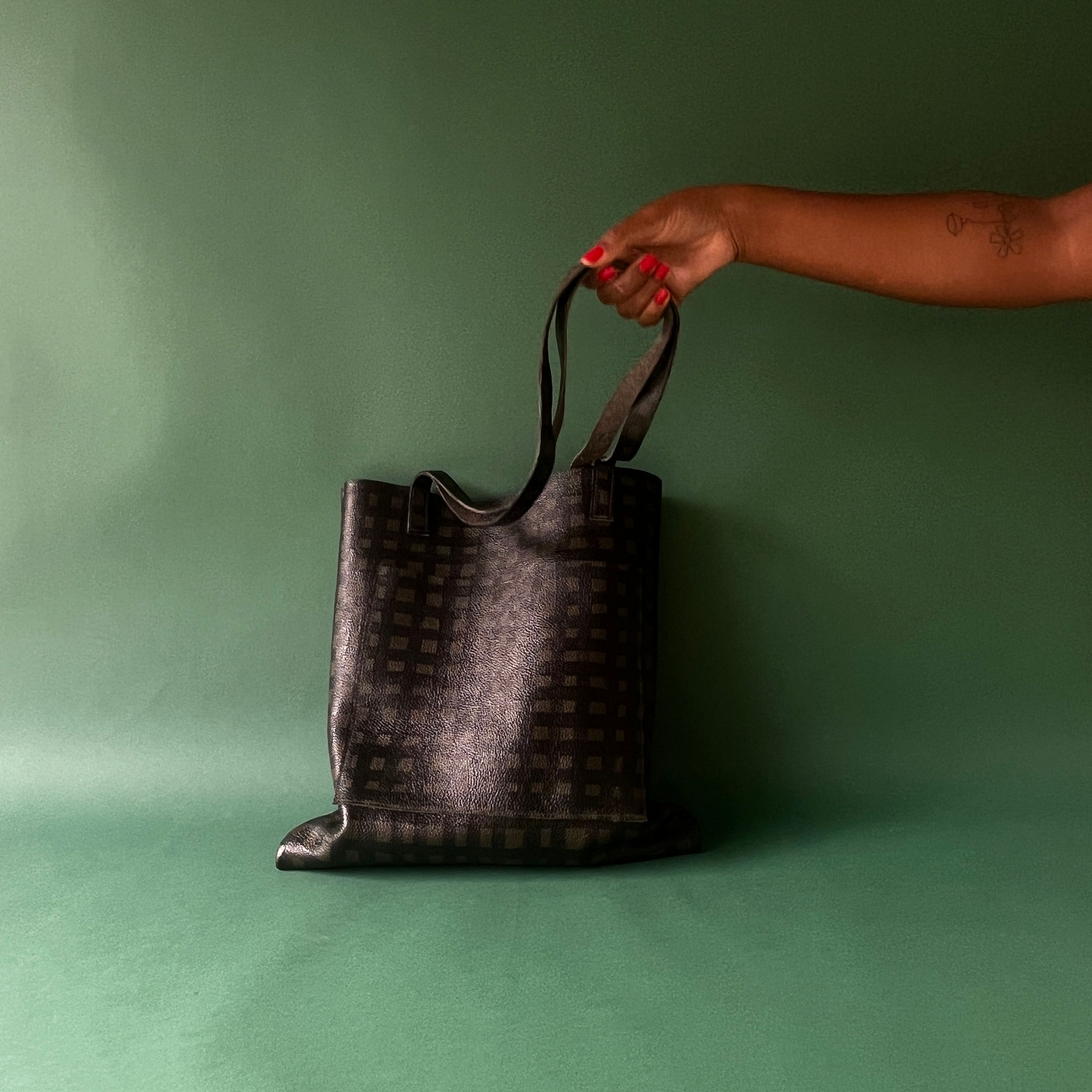 Leather Market Tote- Grid