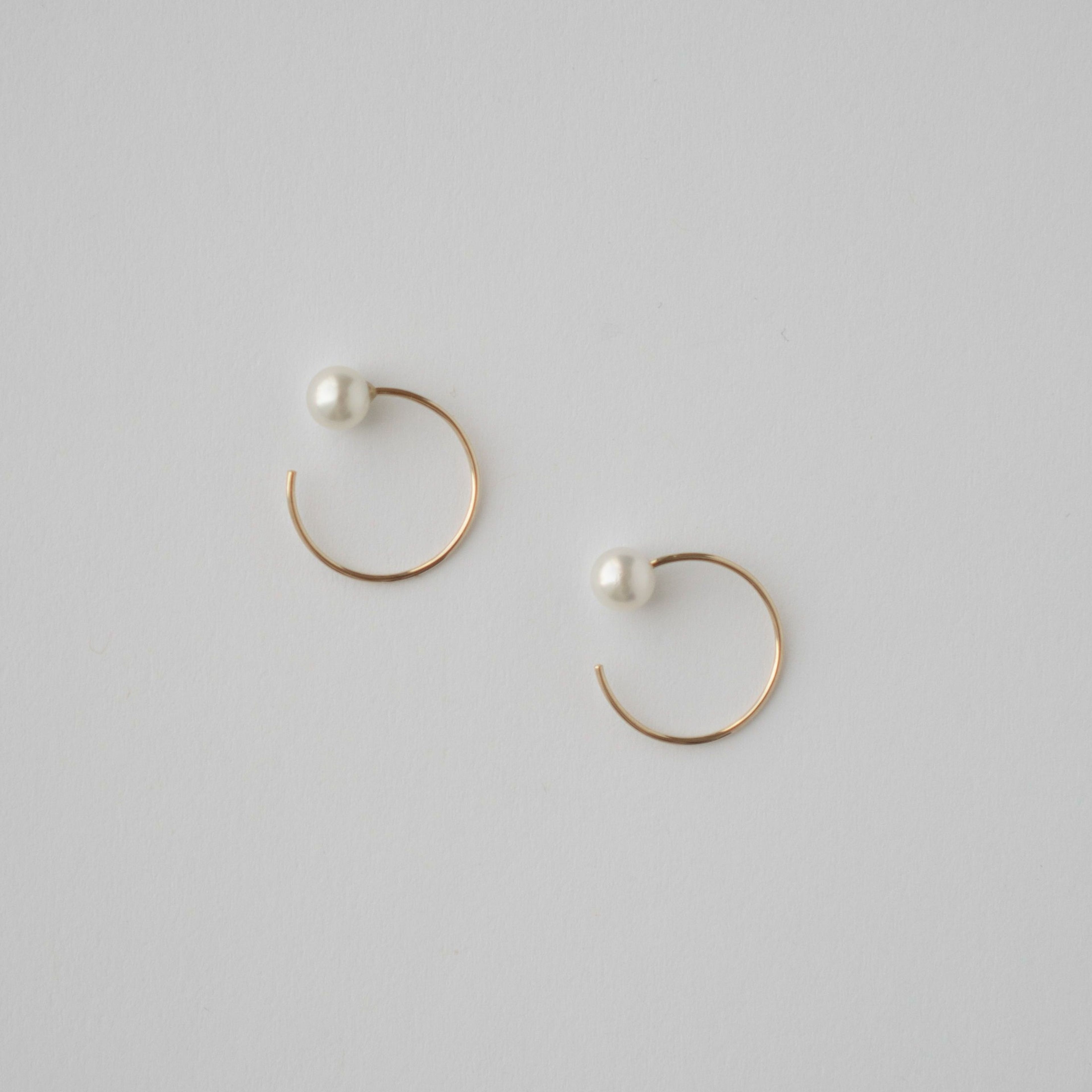 Saga Small Earrings with Pearls
