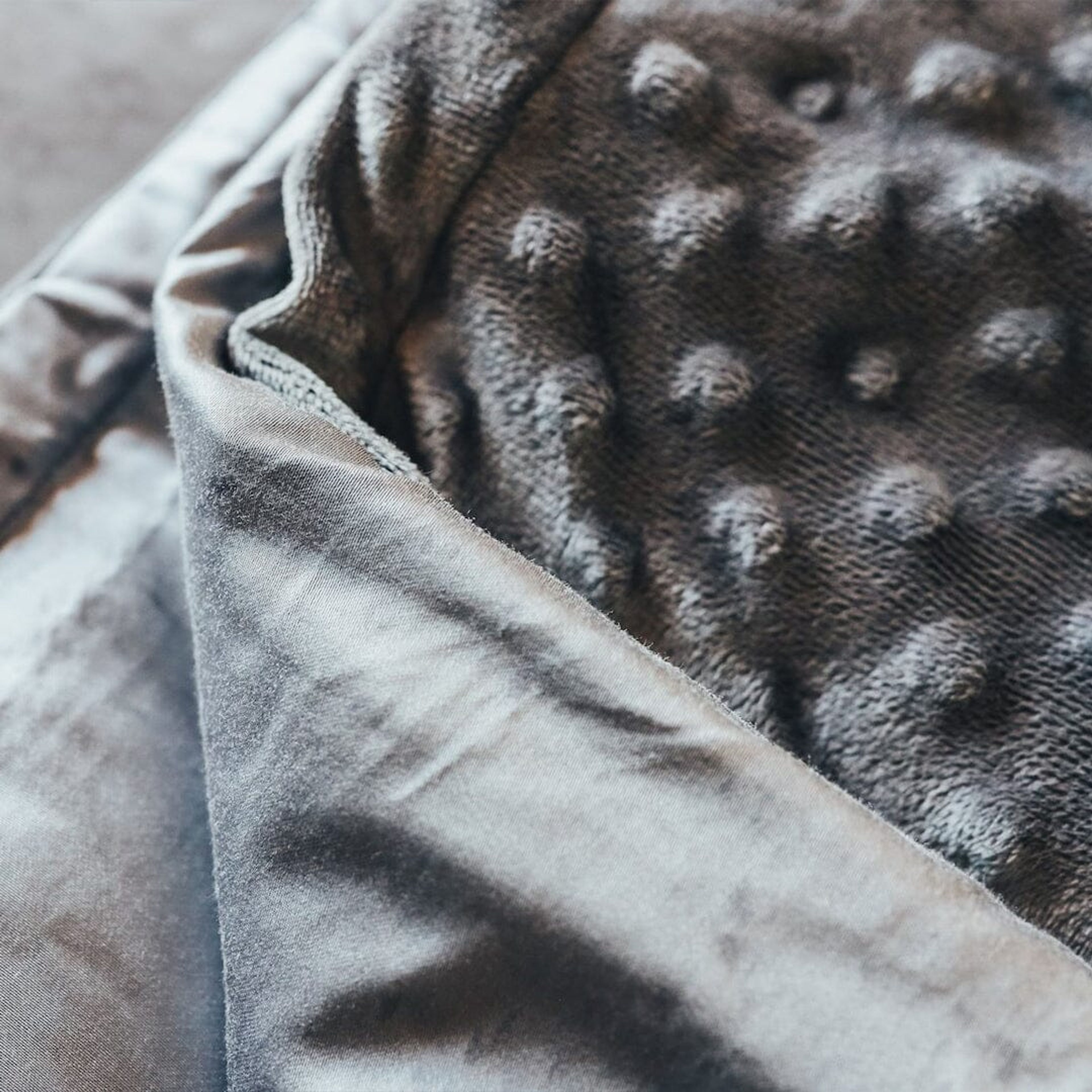 Reversible Weighted Blanket
