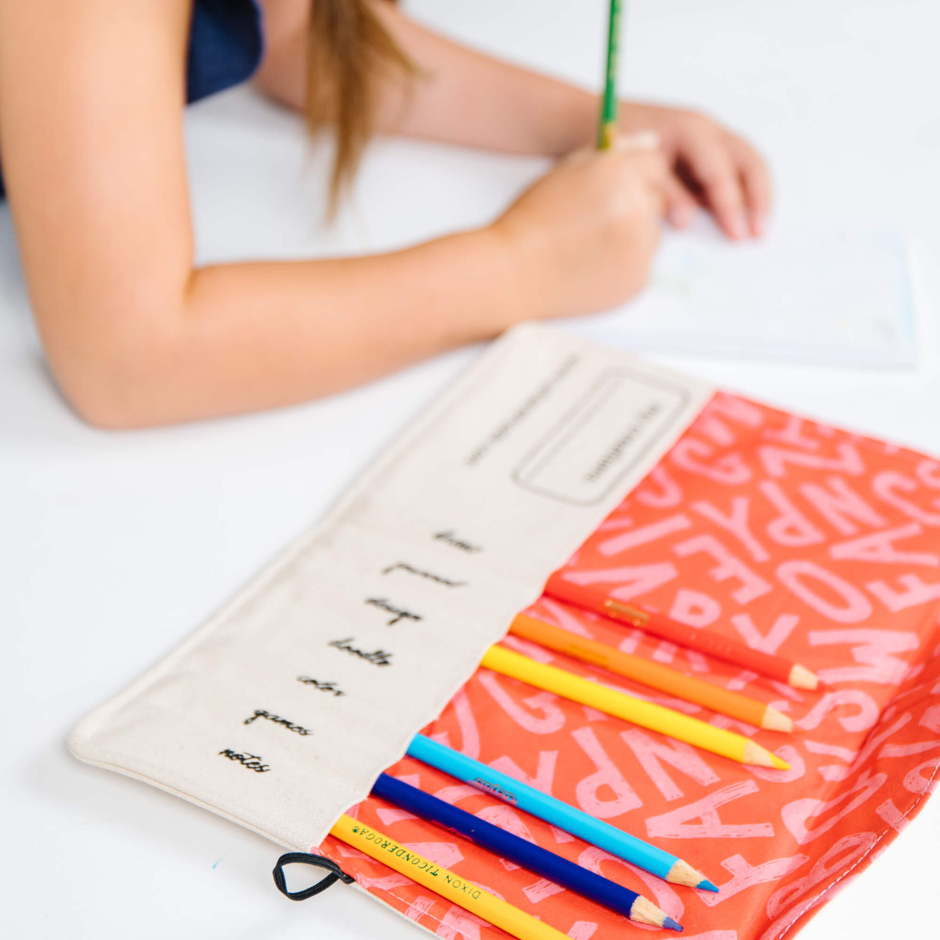 Travel Pencil Case: "My daughter loved it, beautiful design"