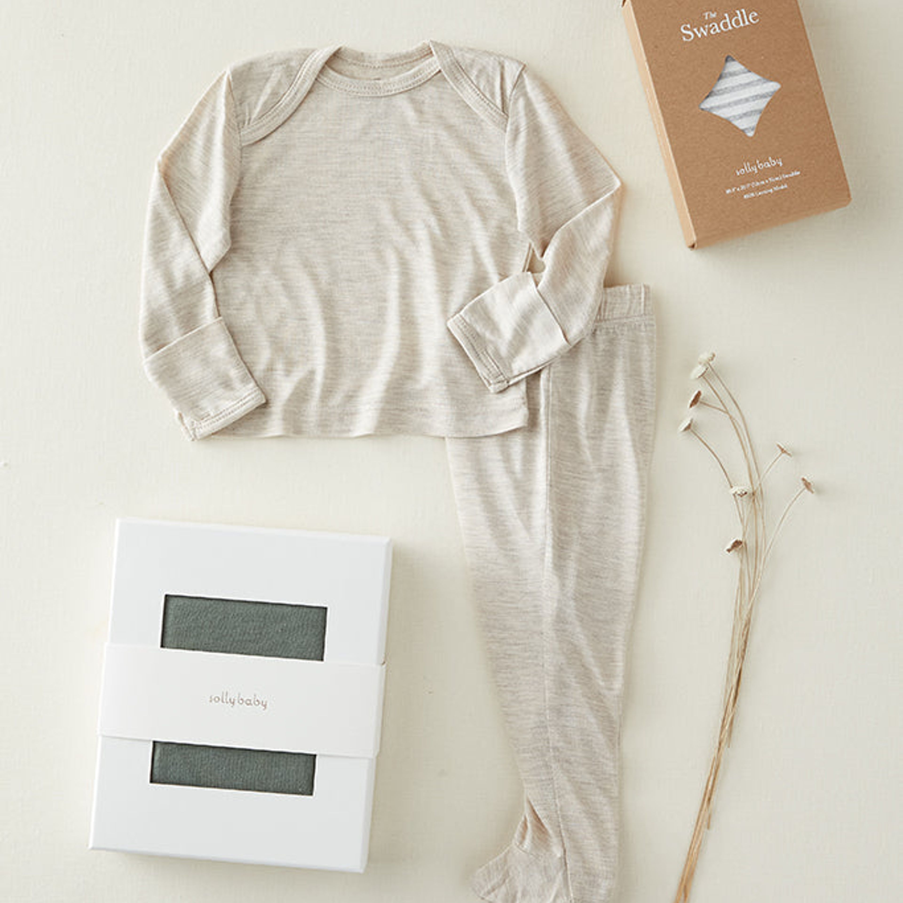 Essential Bringing Home Baby Deluxe Gift Set