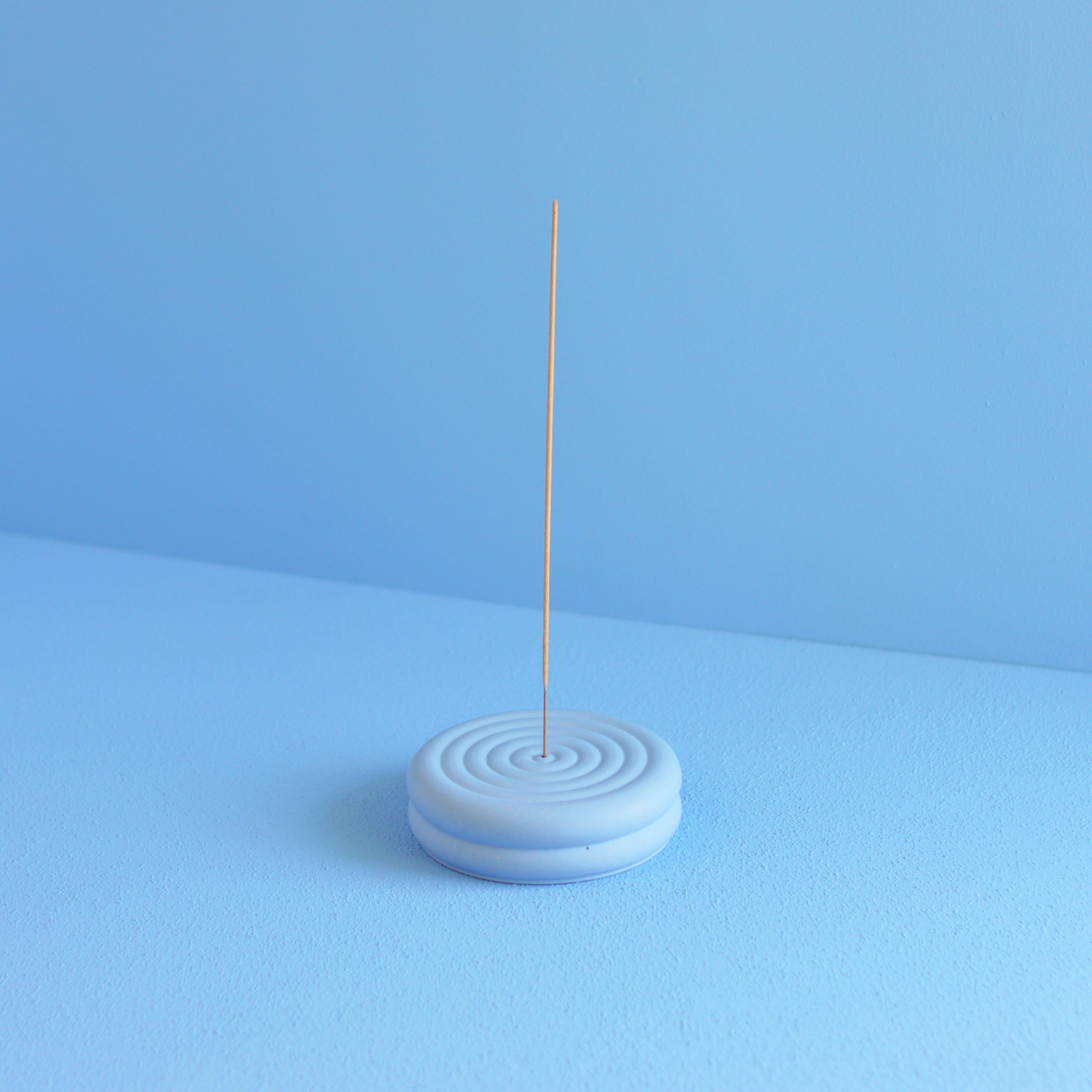 Poolside Round Upright Incense Burner : : SS21 Studio Collection : :