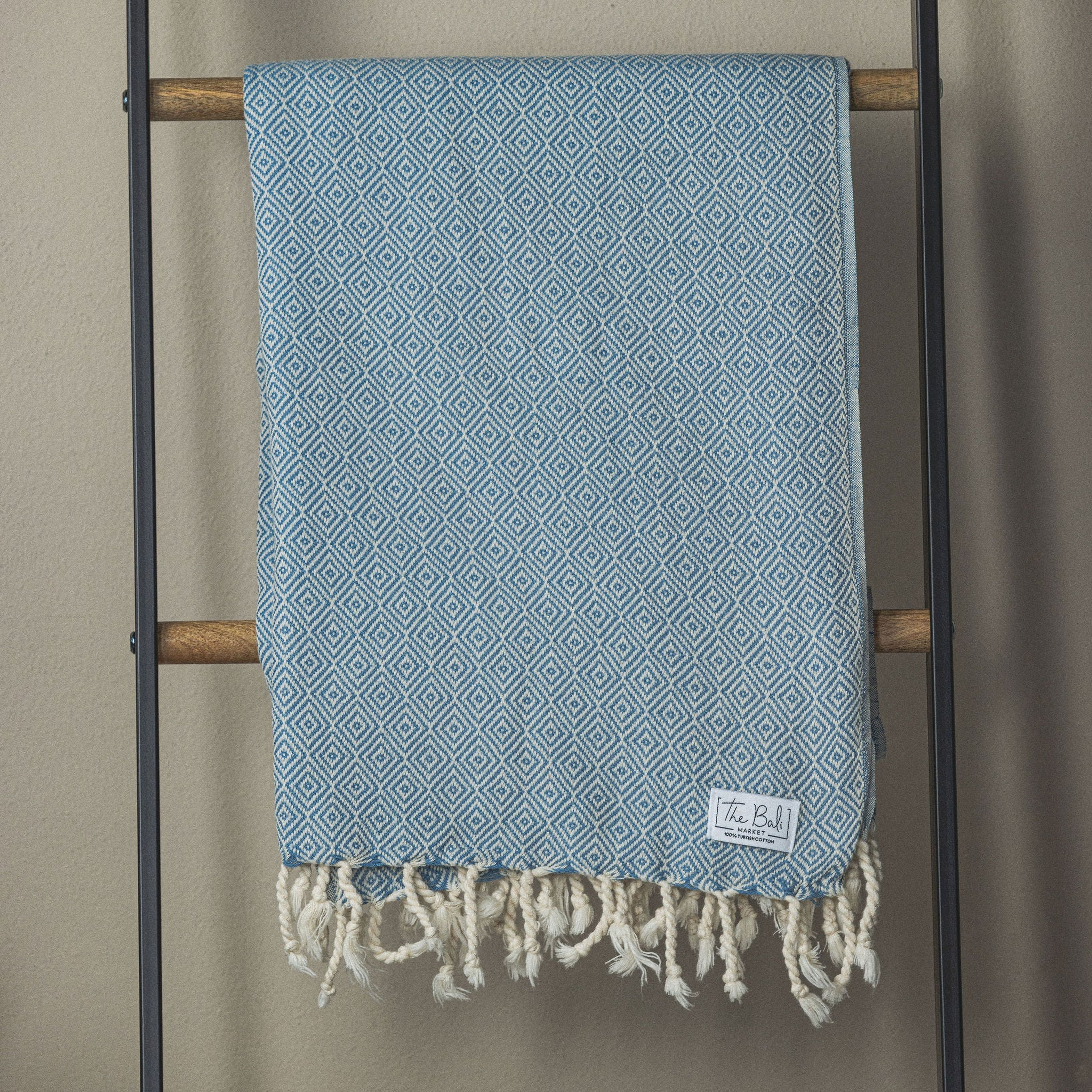 Diamond Design Bath Towel with Unbleached Tassels