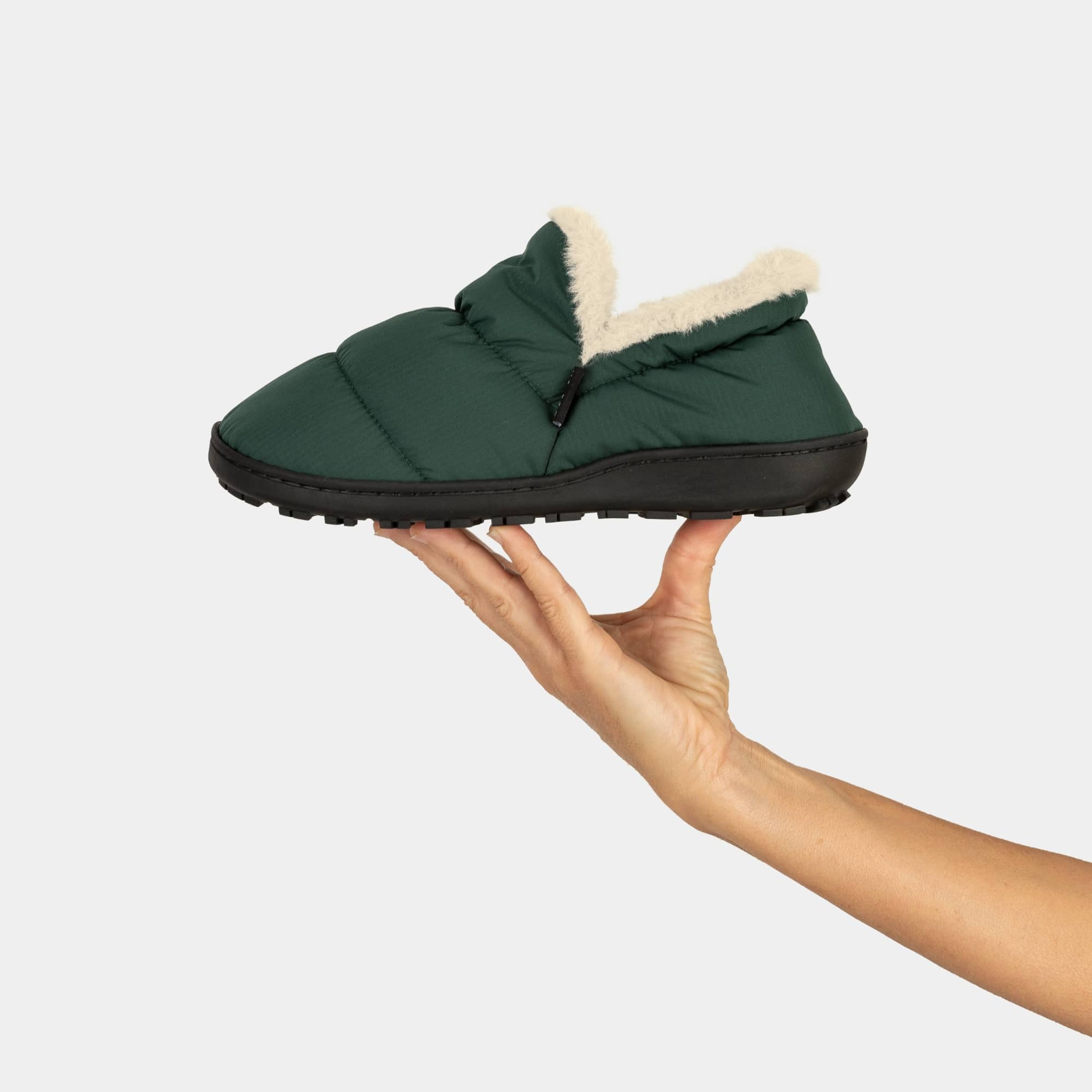 VOITED CloudTouch Slippers - Lightweight, Indoor/Outdoor Fleece-Lined Camping Slippers - Green Gables