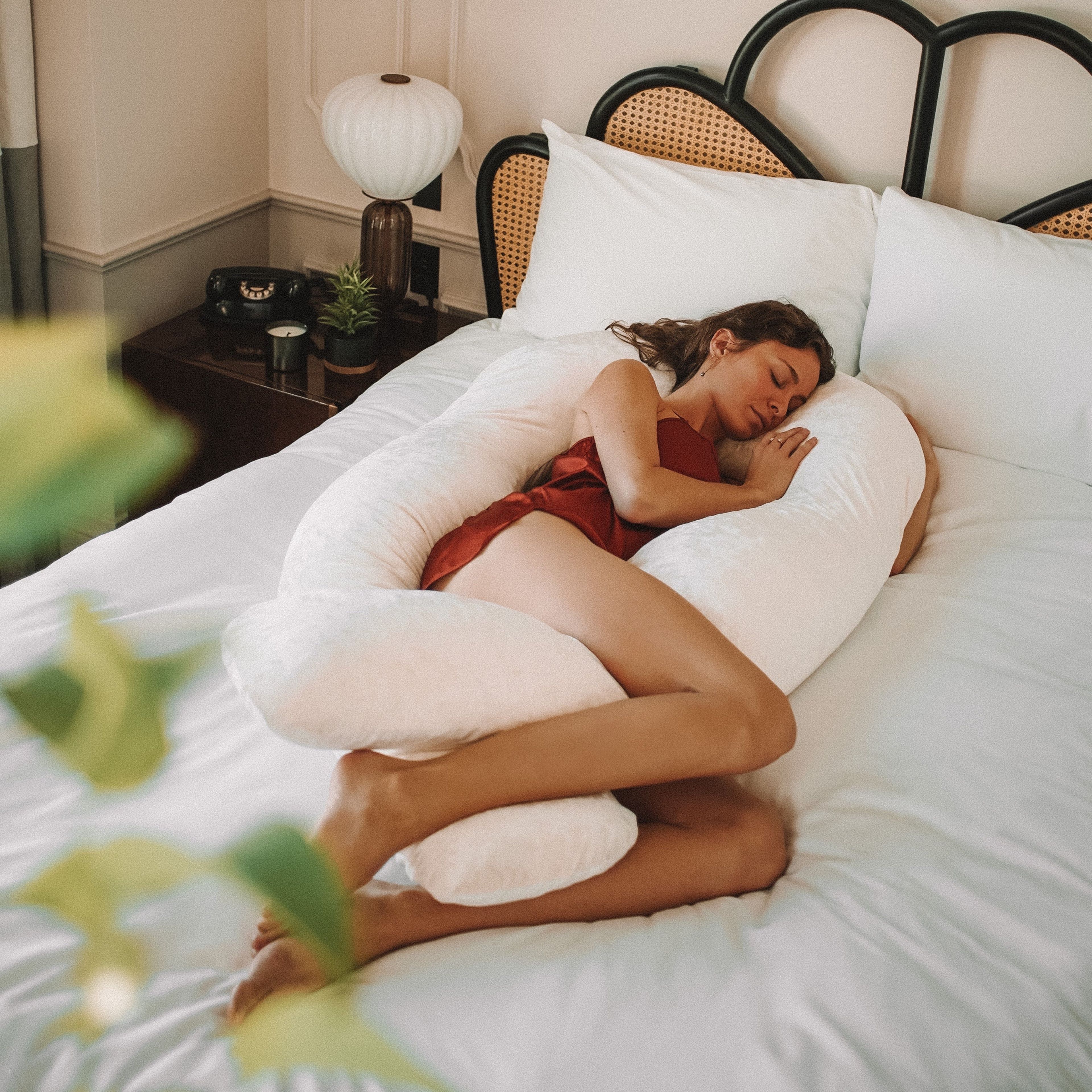Yana 360° Body Pillow