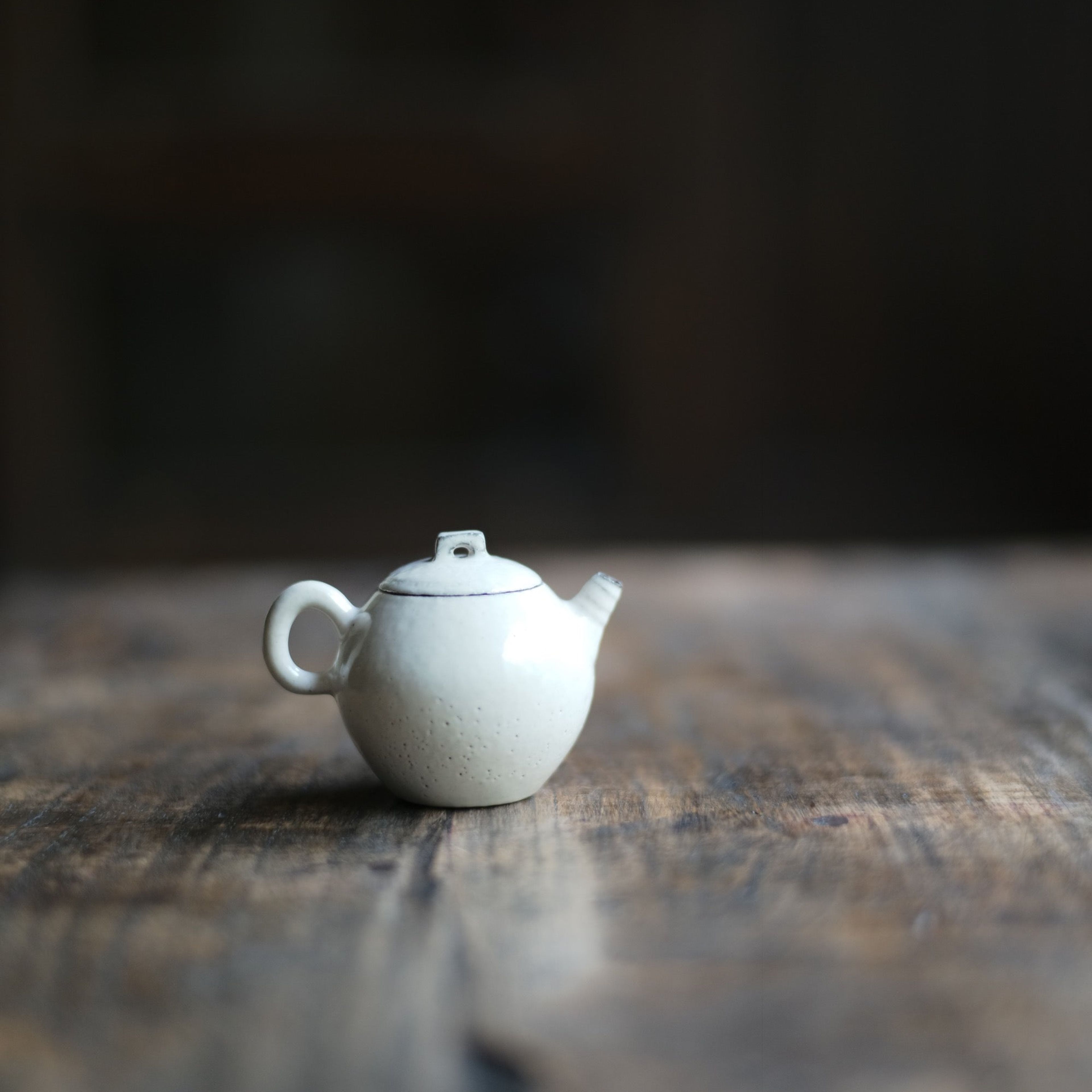 White Fenyin powder glazed teapot by Chengwei