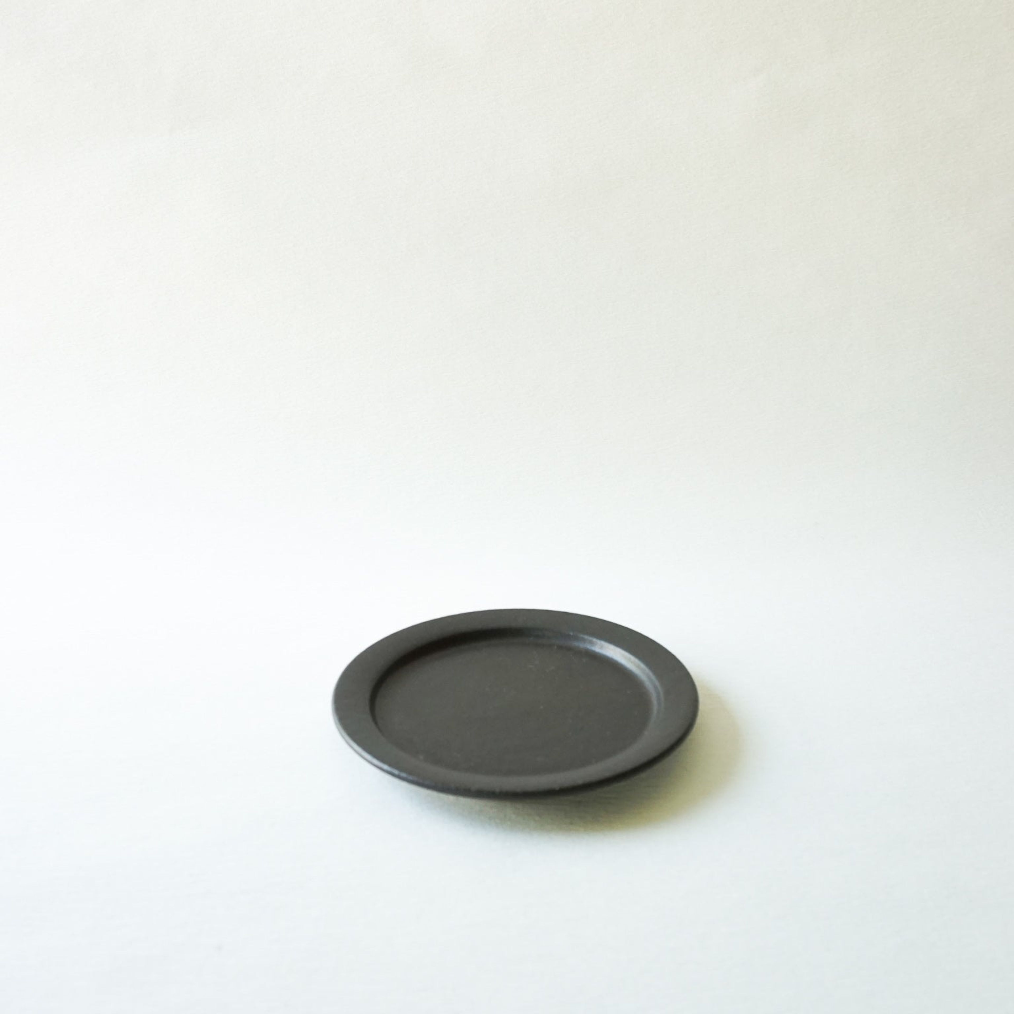 Black Stackable Mini Plate (XS)