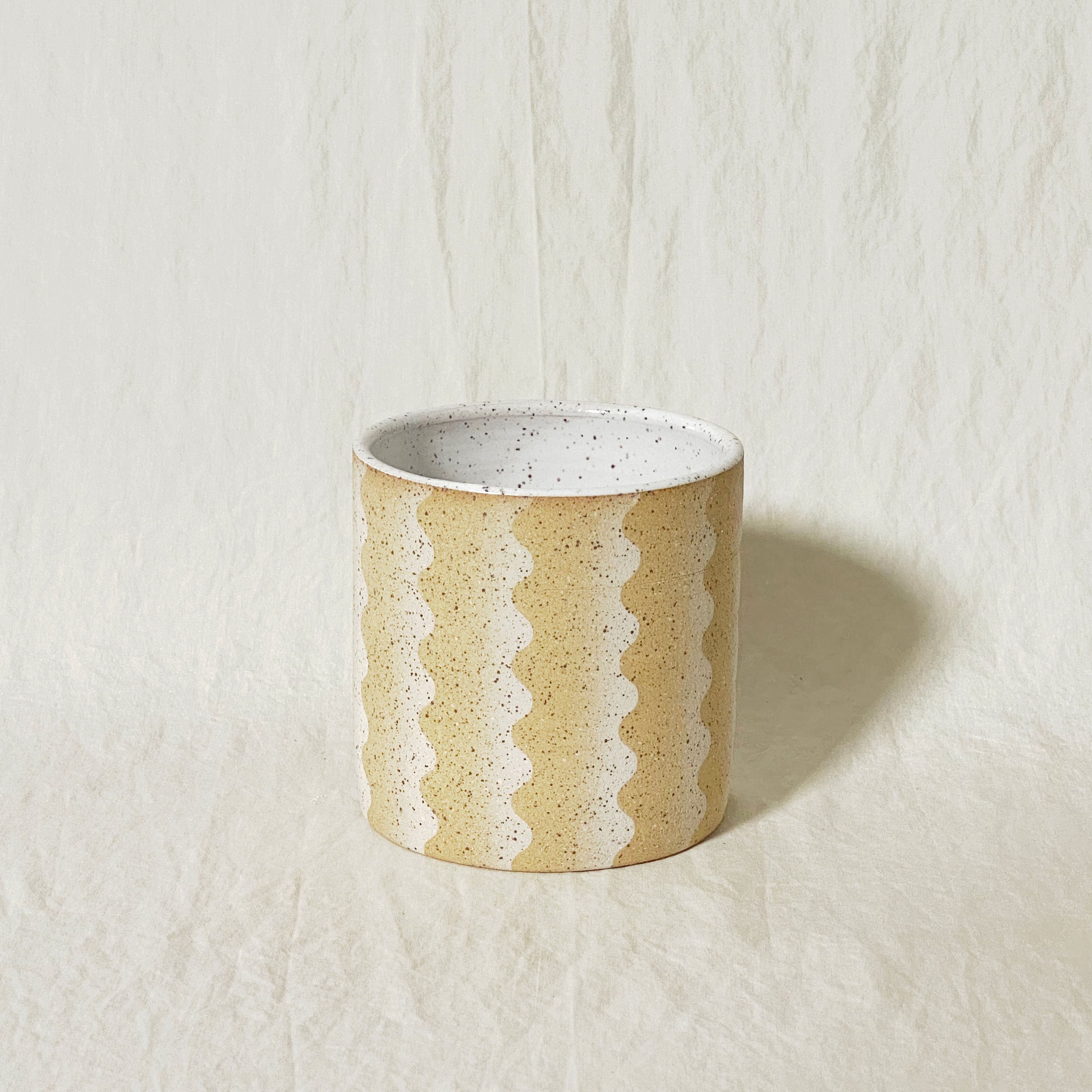 Wavy Cup - Small Pattern - White