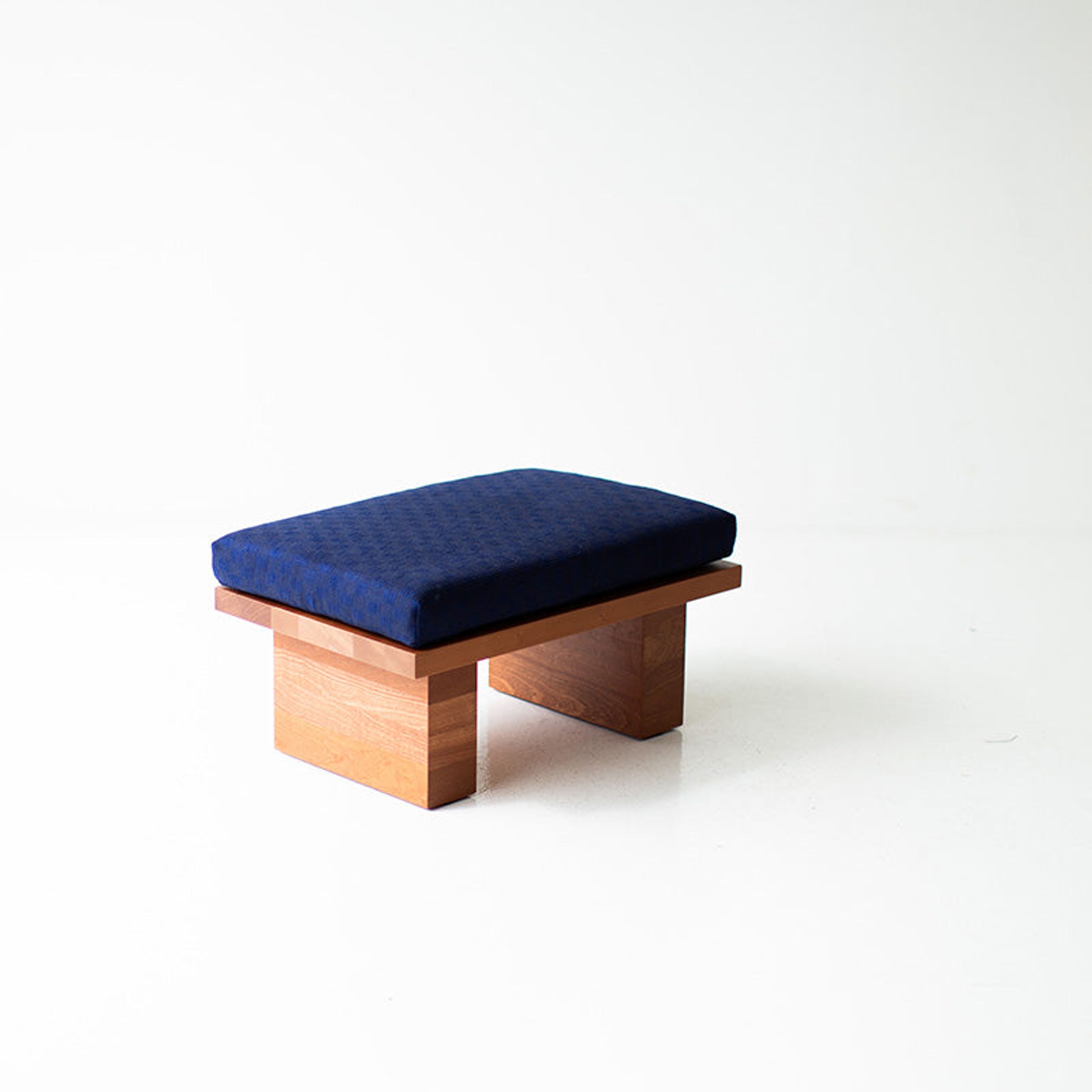 Modern Patio Furniture - Suelo Chair and Ottoman - 5423