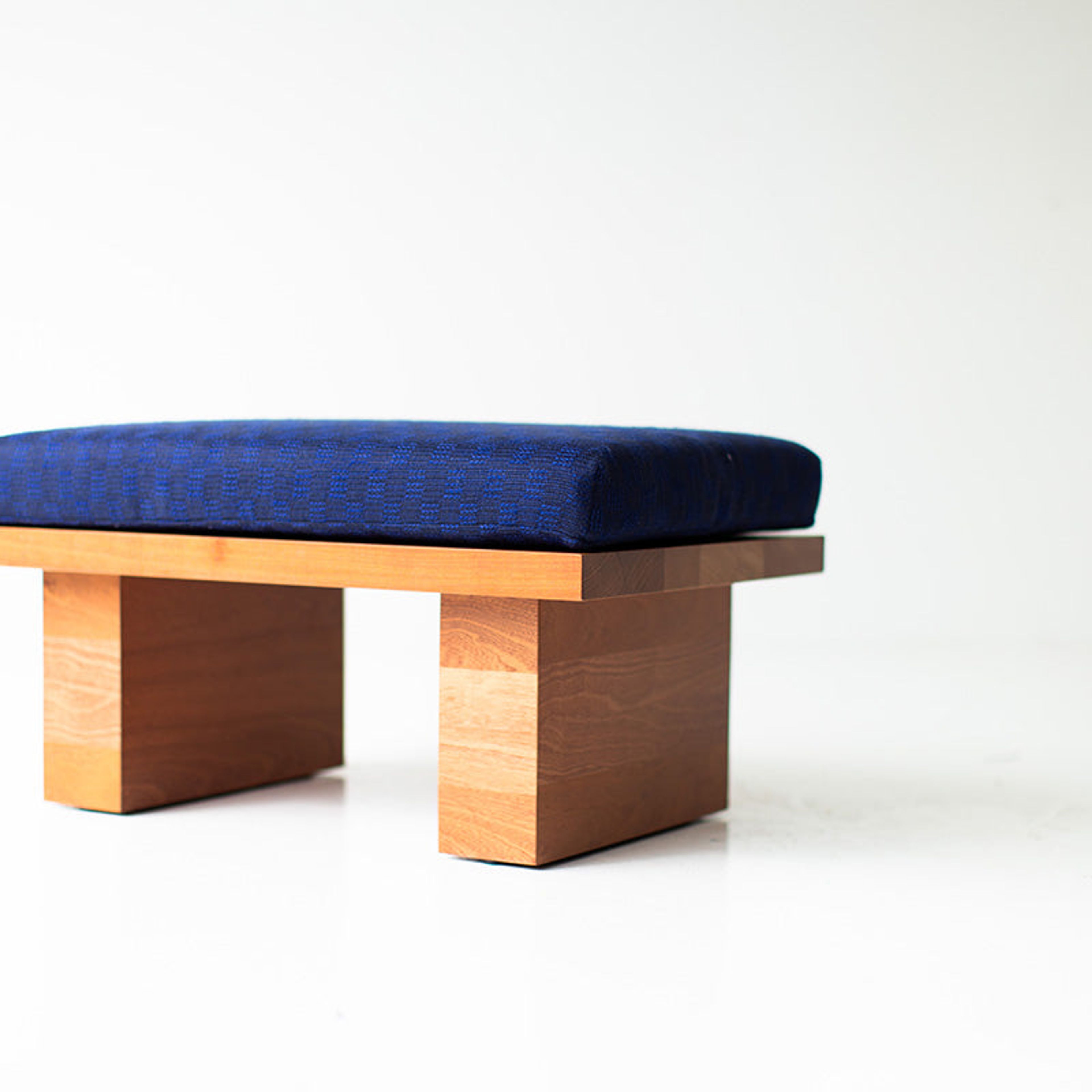 Modern Patio Furniture - The Suelo Ottoman - 5623