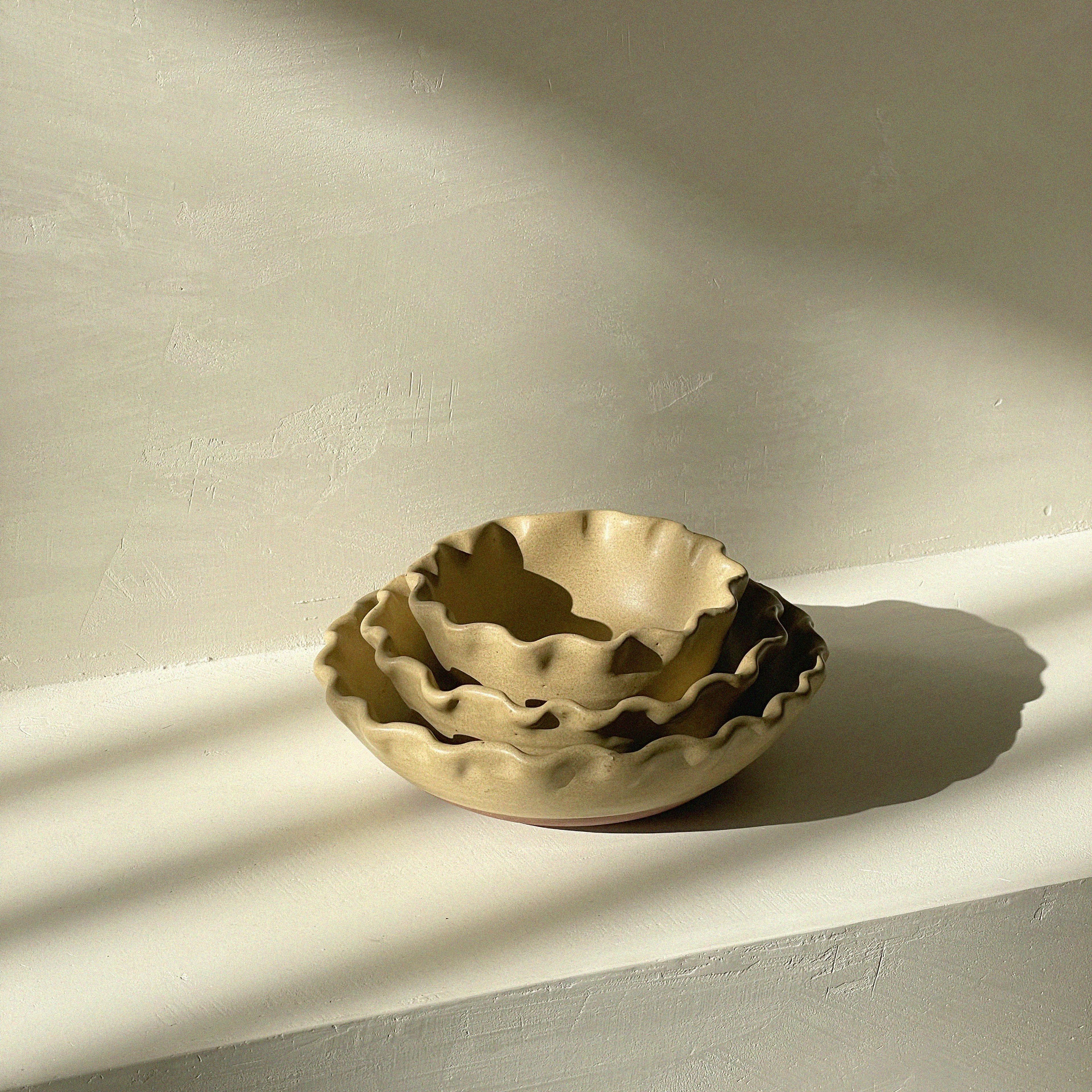 Lola Bowls in Mostaza by Perla Valtierra