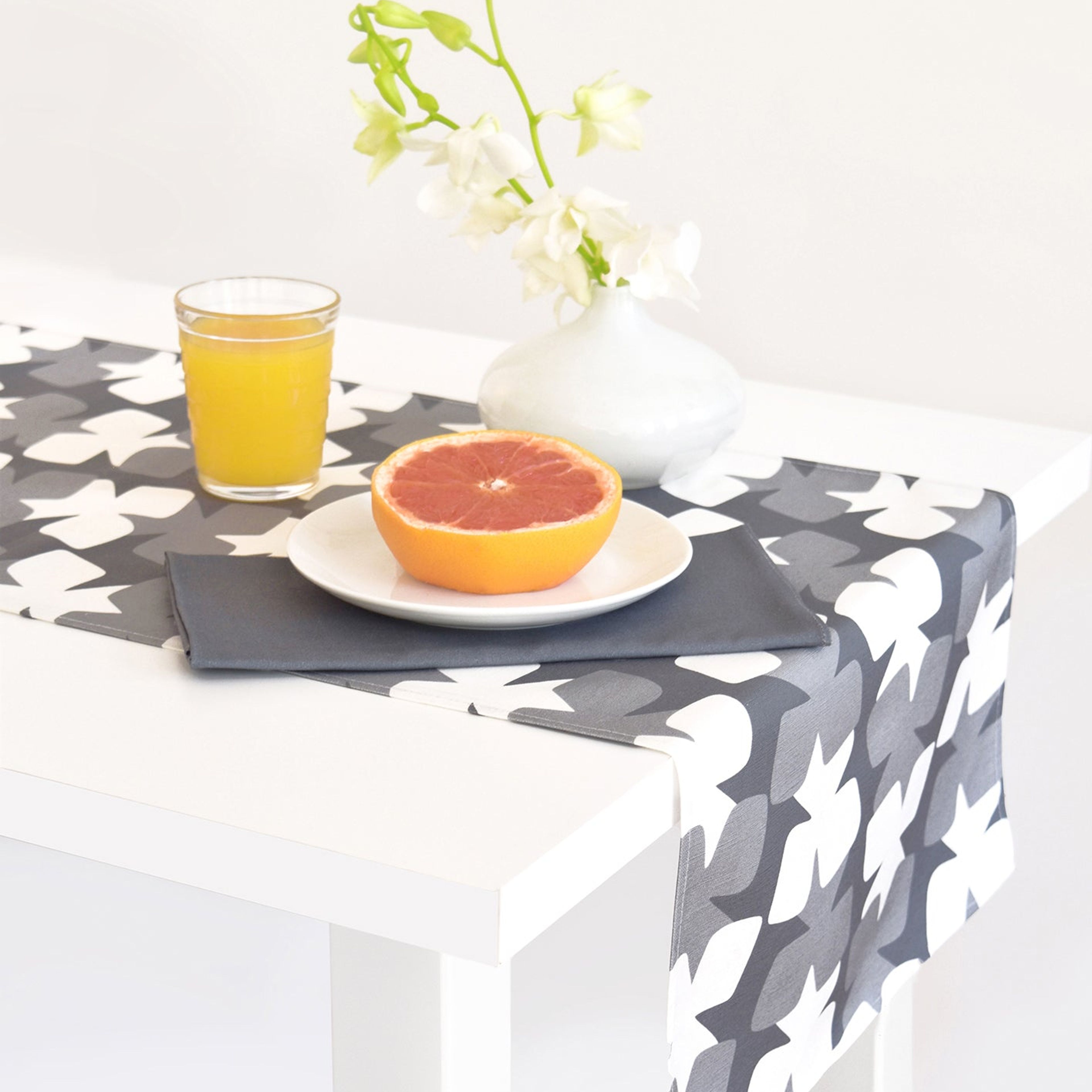Tilt Linen Cotton Table Runner (14x90) – Charcoal