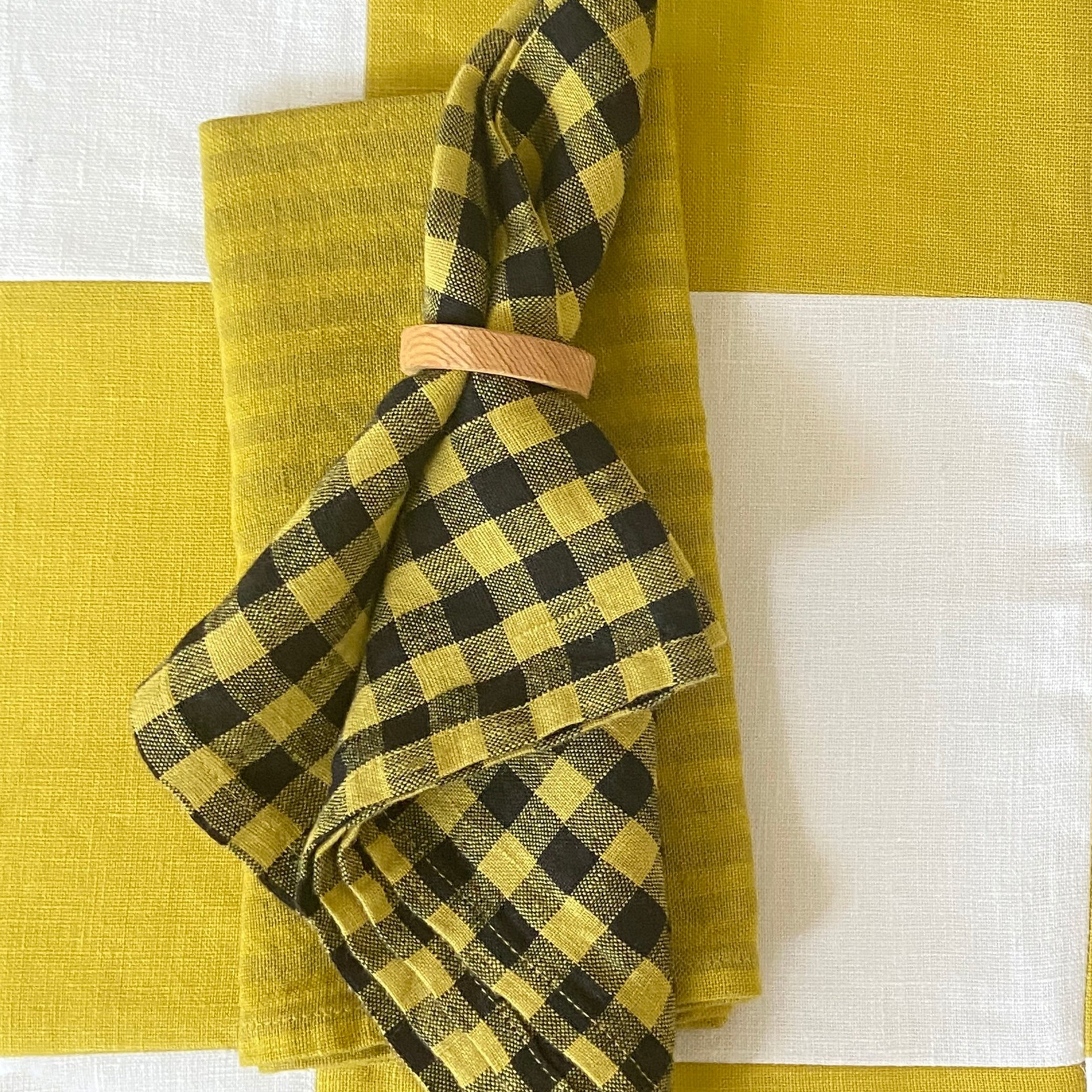 Gingham Tablecloth Set in Pear