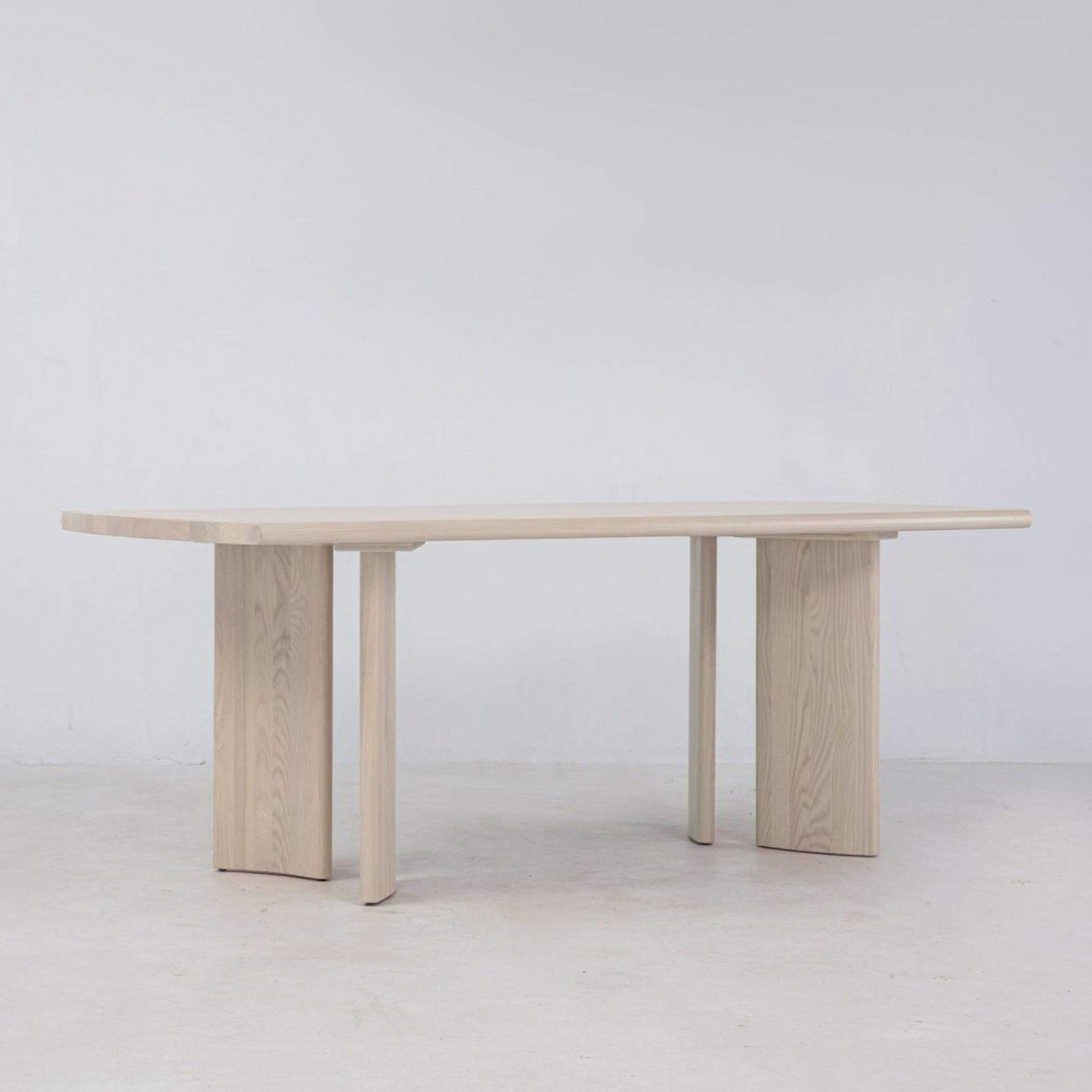 Crest Dining Table