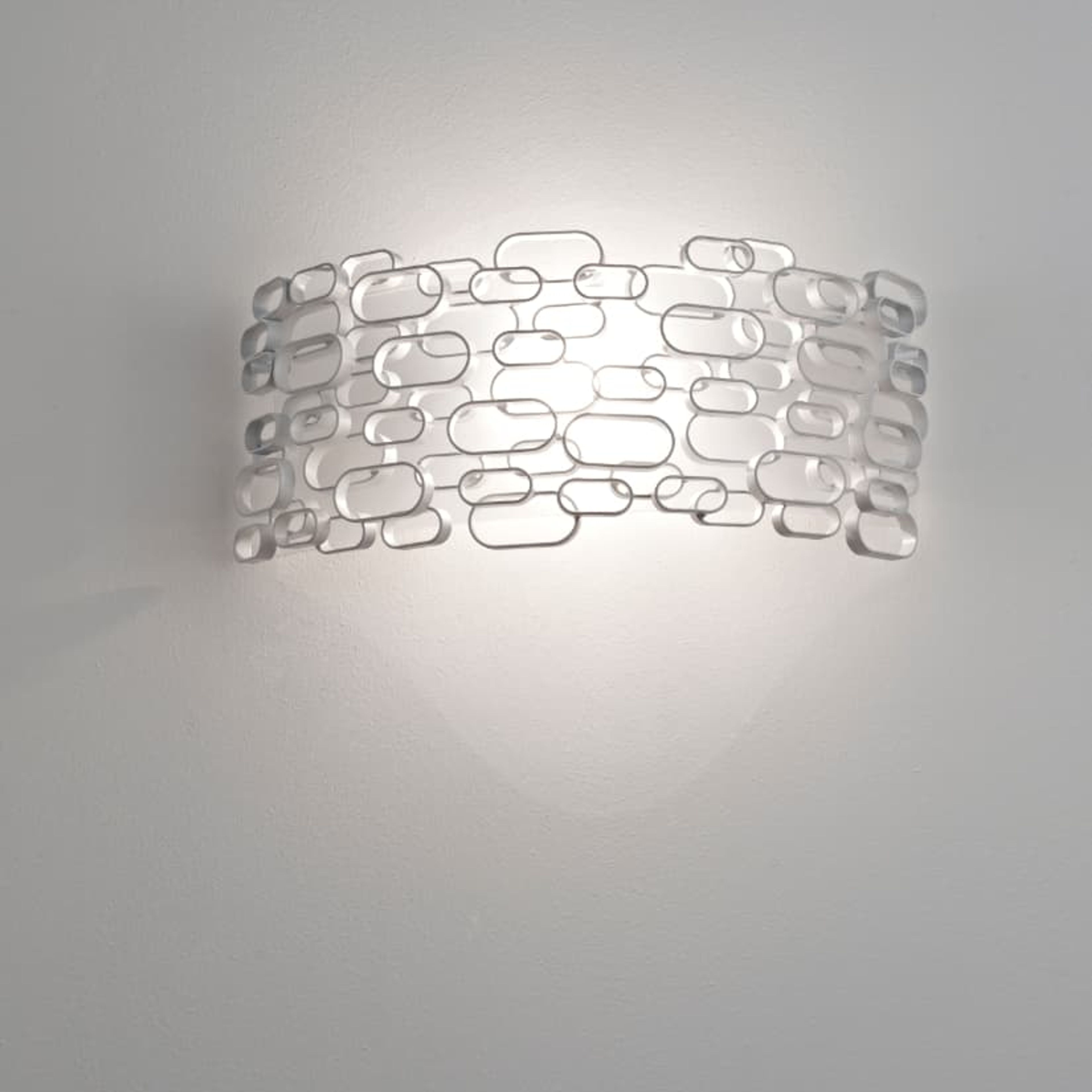 Glamour wall sconce