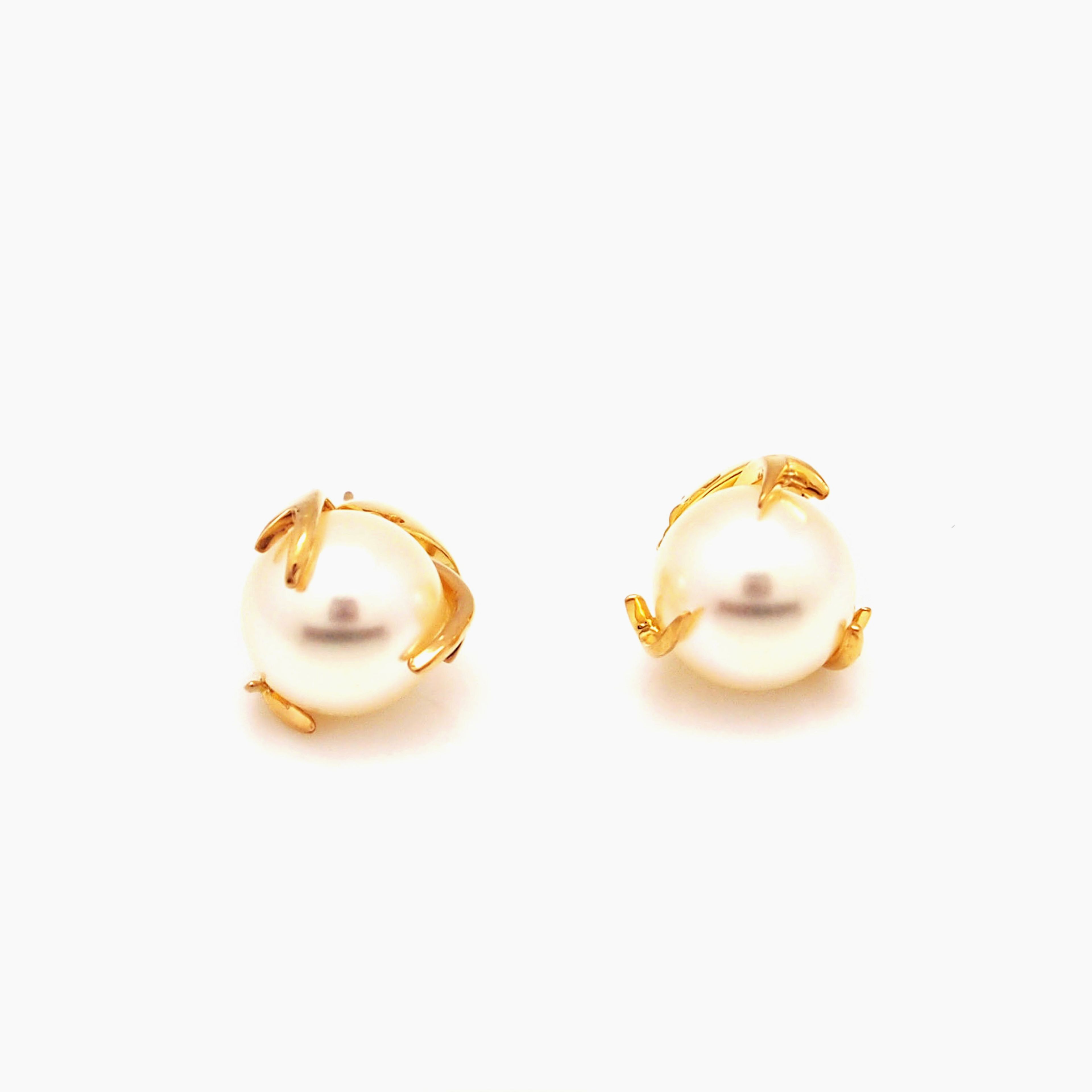 Rita Big Pearl Claw Earrings
