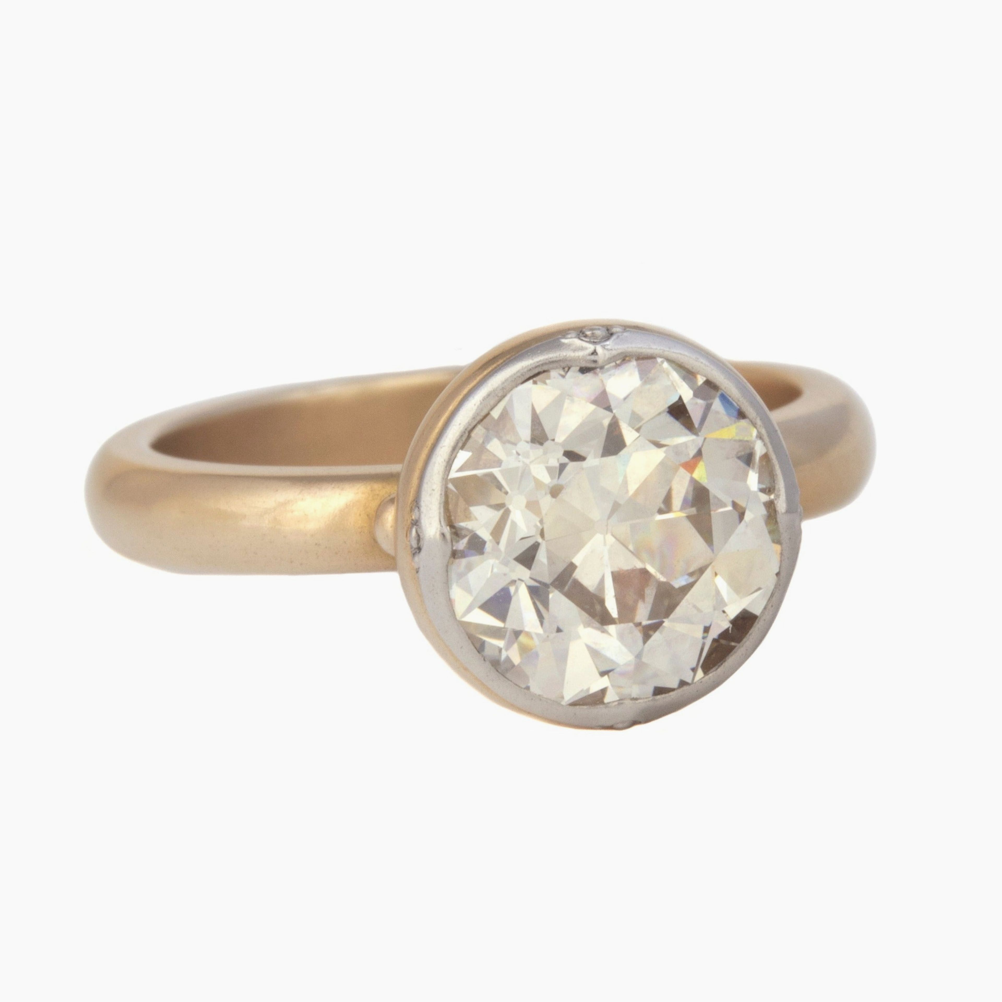 Crowned Diamond Solitaire