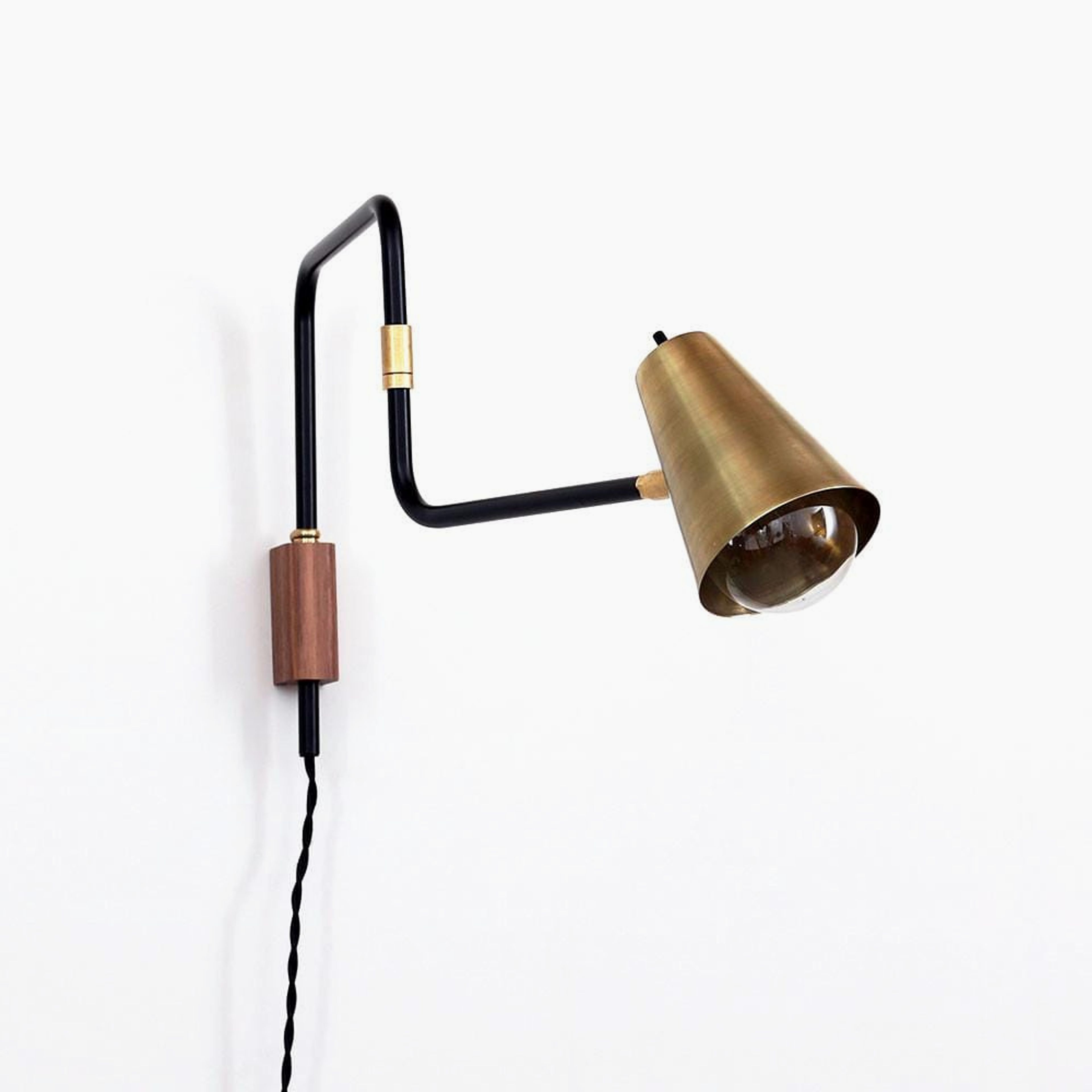 Double-jointed swing lamp
